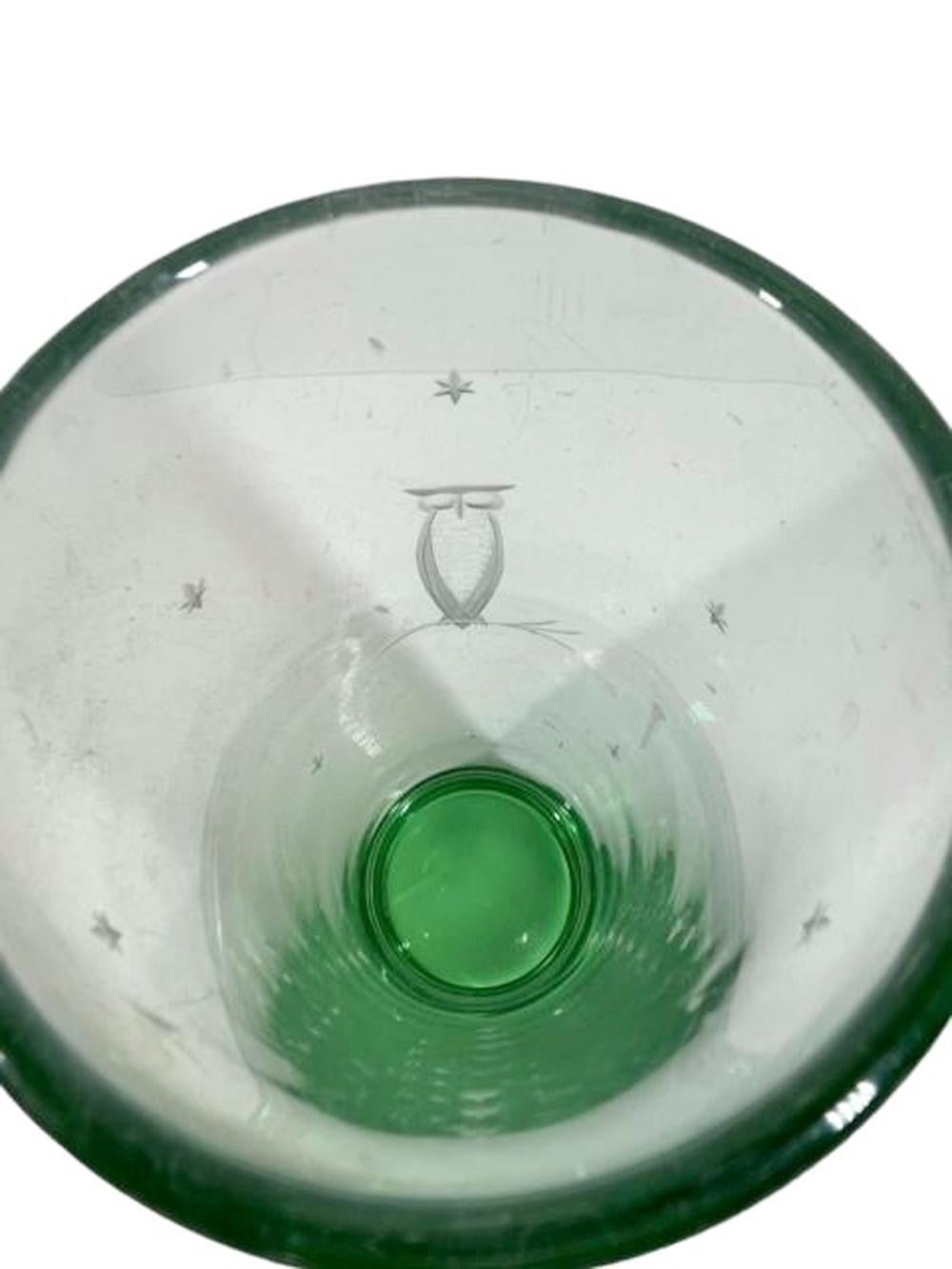 Americano Shaker da cocktail in vetro verde pallido Art Deco con gufo e stelle incise in vendita