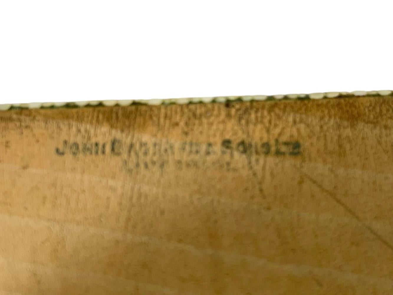 Caja Art Decó con tapa de piel de zapa verde pálido sobre pies esféricos y tapa con bordes de hueso en venta 1