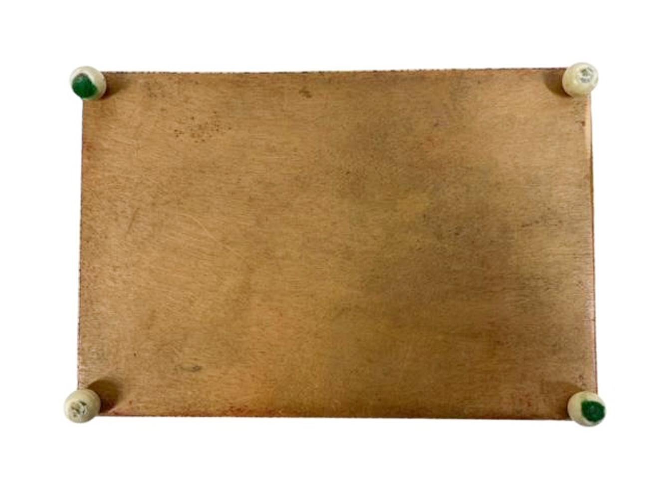 Caja Art Decó con tapa de gamuza rosa pálido sobre pies esféricos en venta 2