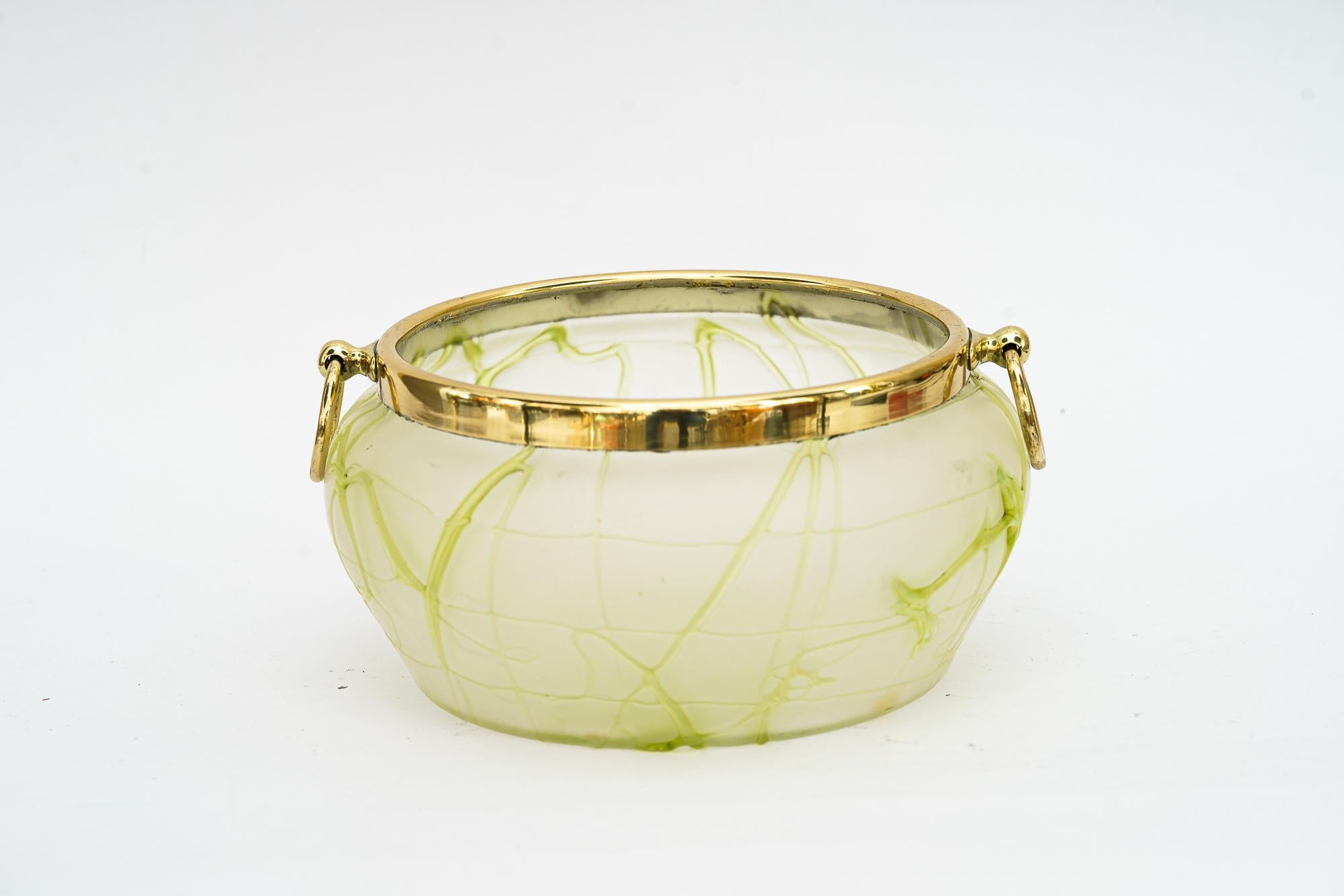Art Deco palme koenig glass fruit bowl vienna around 1920s
Brass polished lacquered.