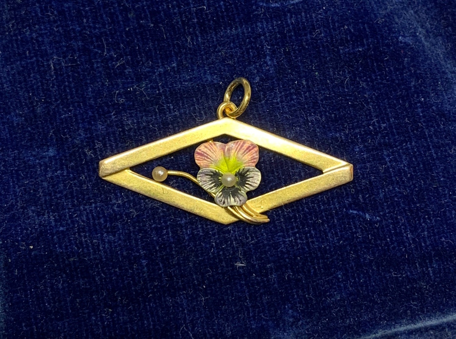 Art Deco Pansy Flower Enamel Pendant Necklace Pearl Gold Antique For Sale 1