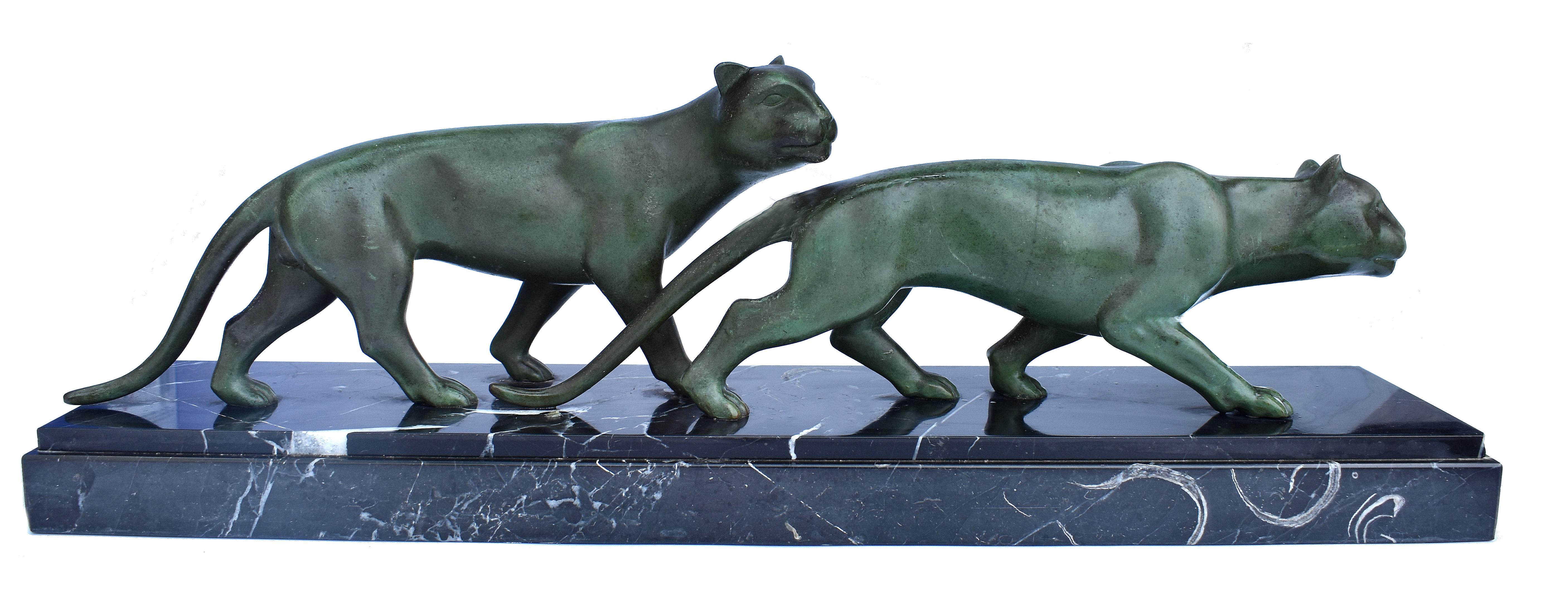 Art Deco Panther Figures on a Solid Marble Base, 1930s 2