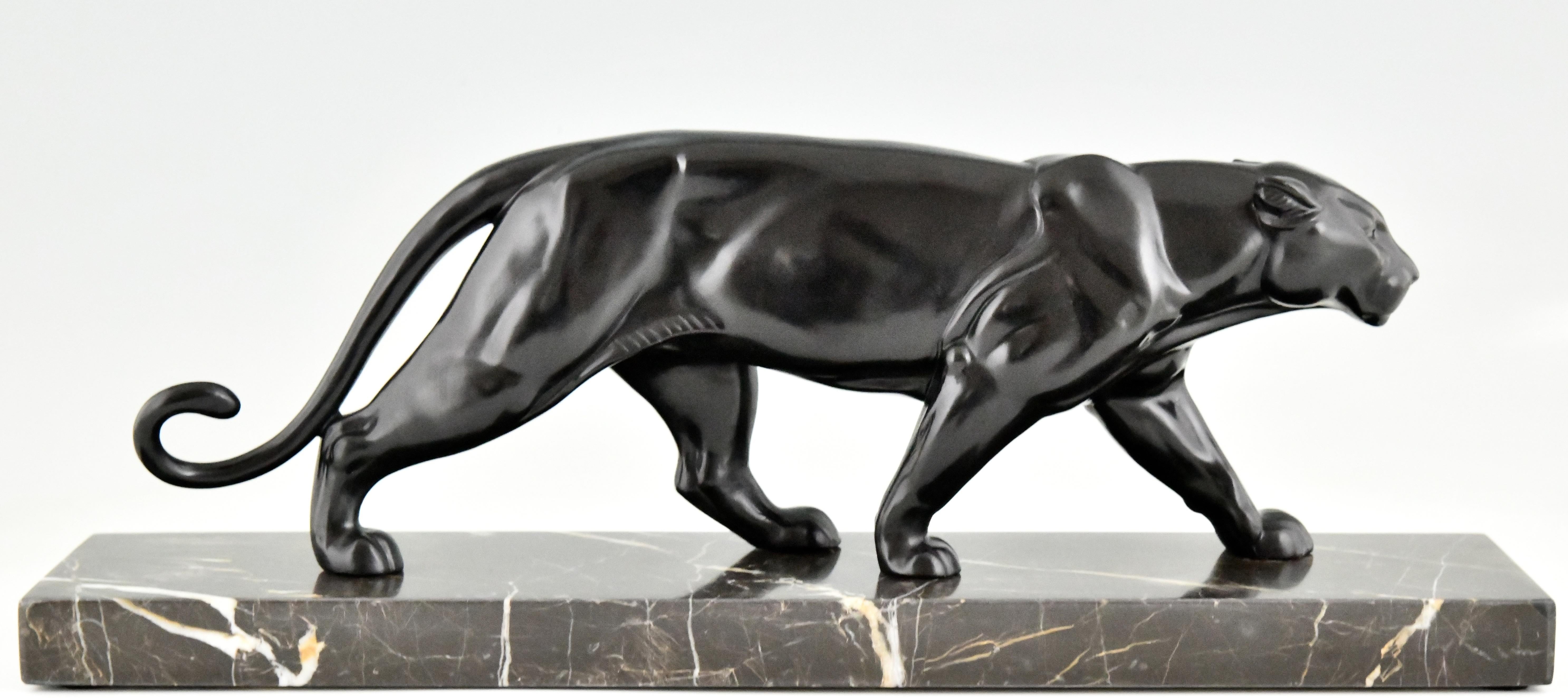 Métal Sculpture de panthère Art déco par Alexandre Ouline