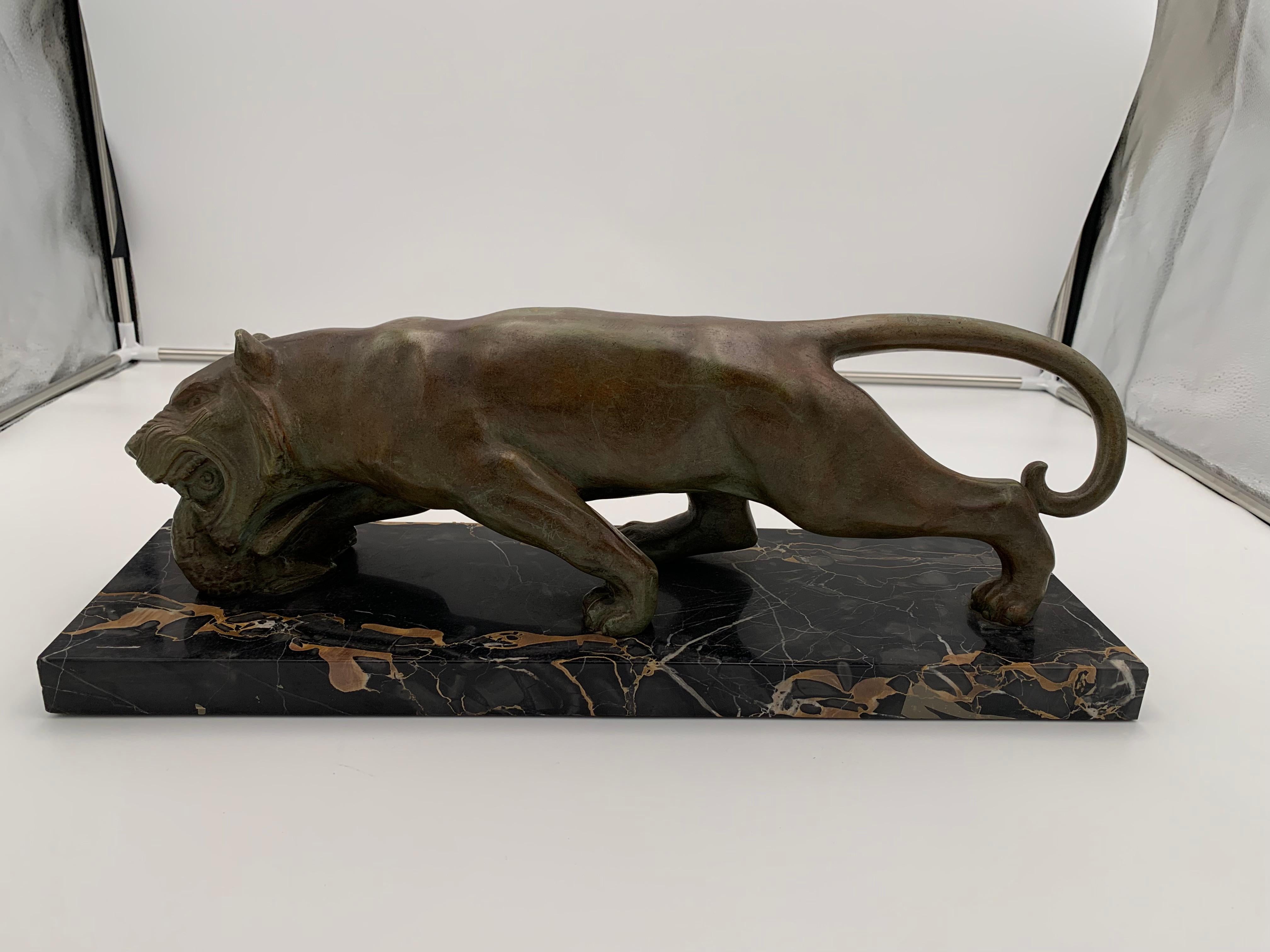 French Art Deco Panther Sculpture, Solid Bronze, Signed, France circa 1930 For Sale