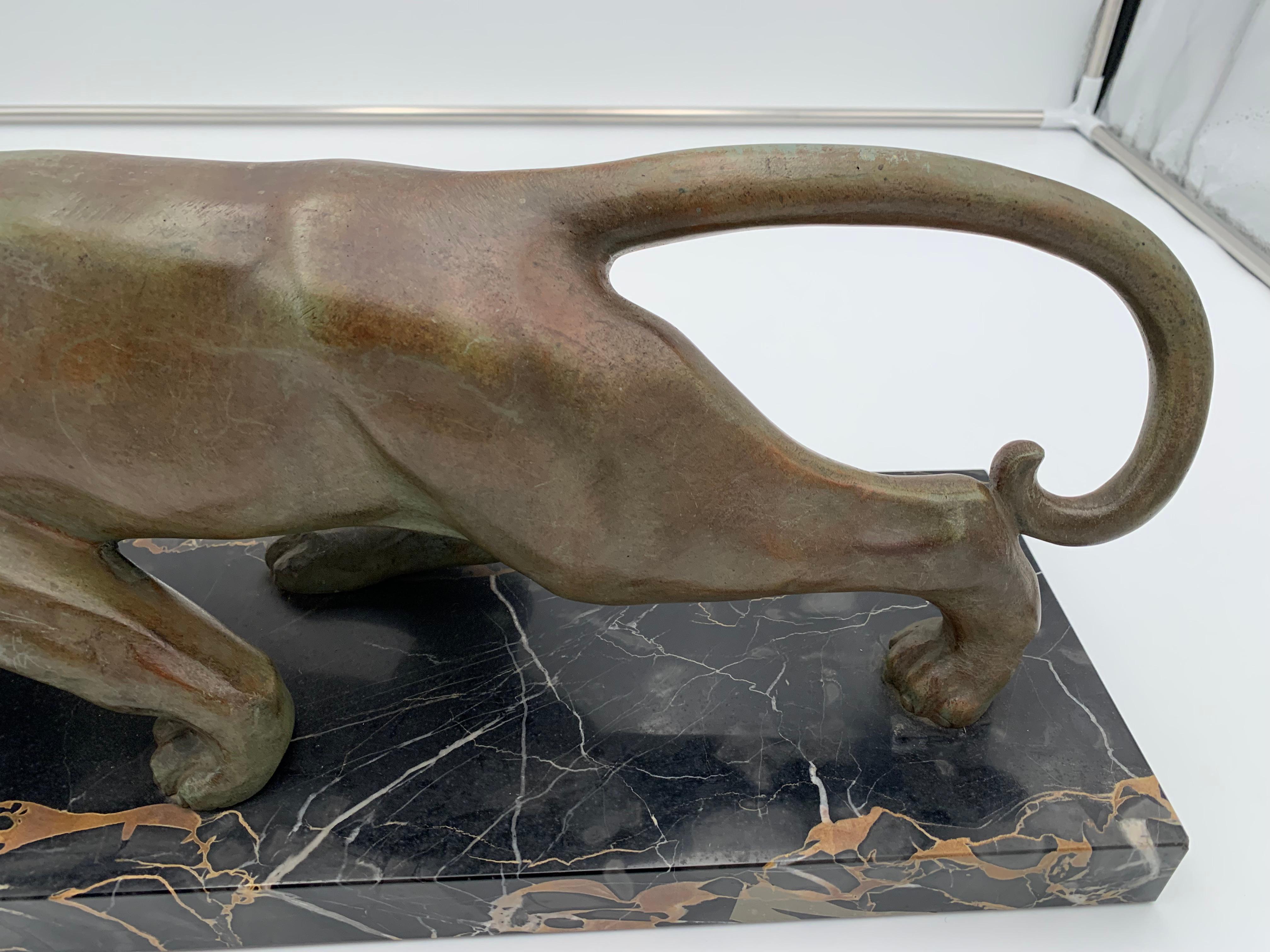 Art-Deco-Panther-Skulptur von Emile Grégoire, Bronze, Marmor, Frankreich um 1930 (Patiniert) im Angebot