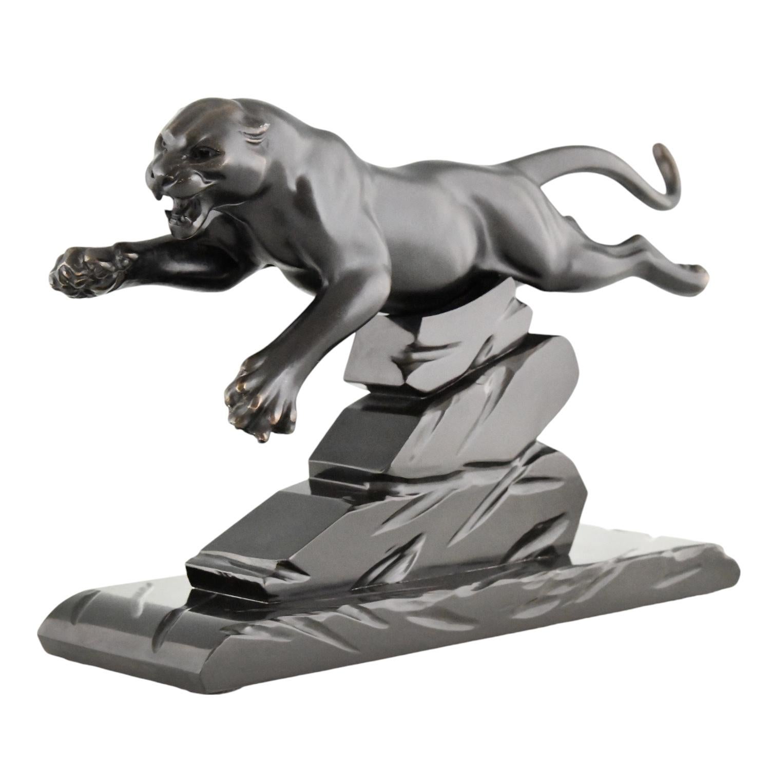 French Art Deco Panther Sculpture by H. Gual France 1930 For Sale