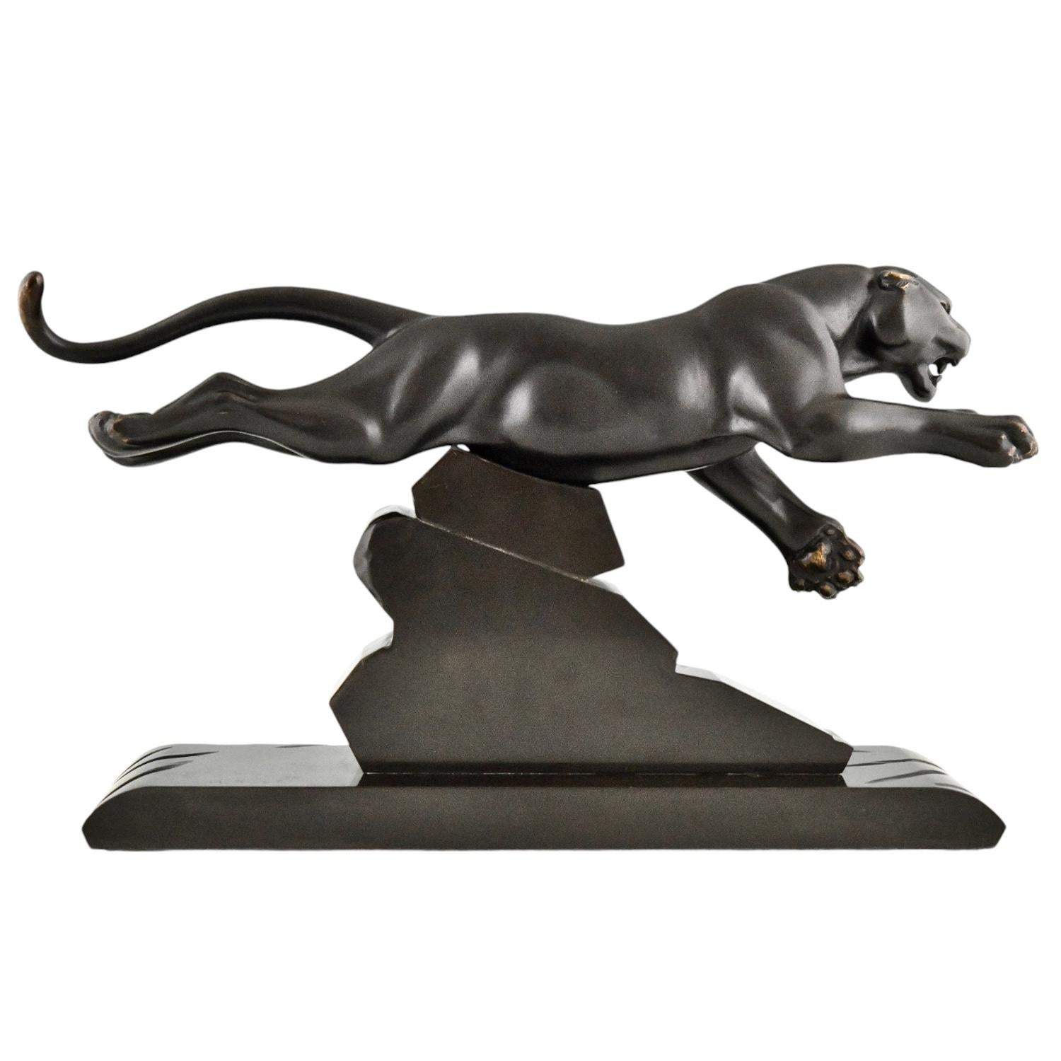 Art Deco Panther Sculpture by H. Gual France 1930 In Good Condition For Sale In Antwerp, BE