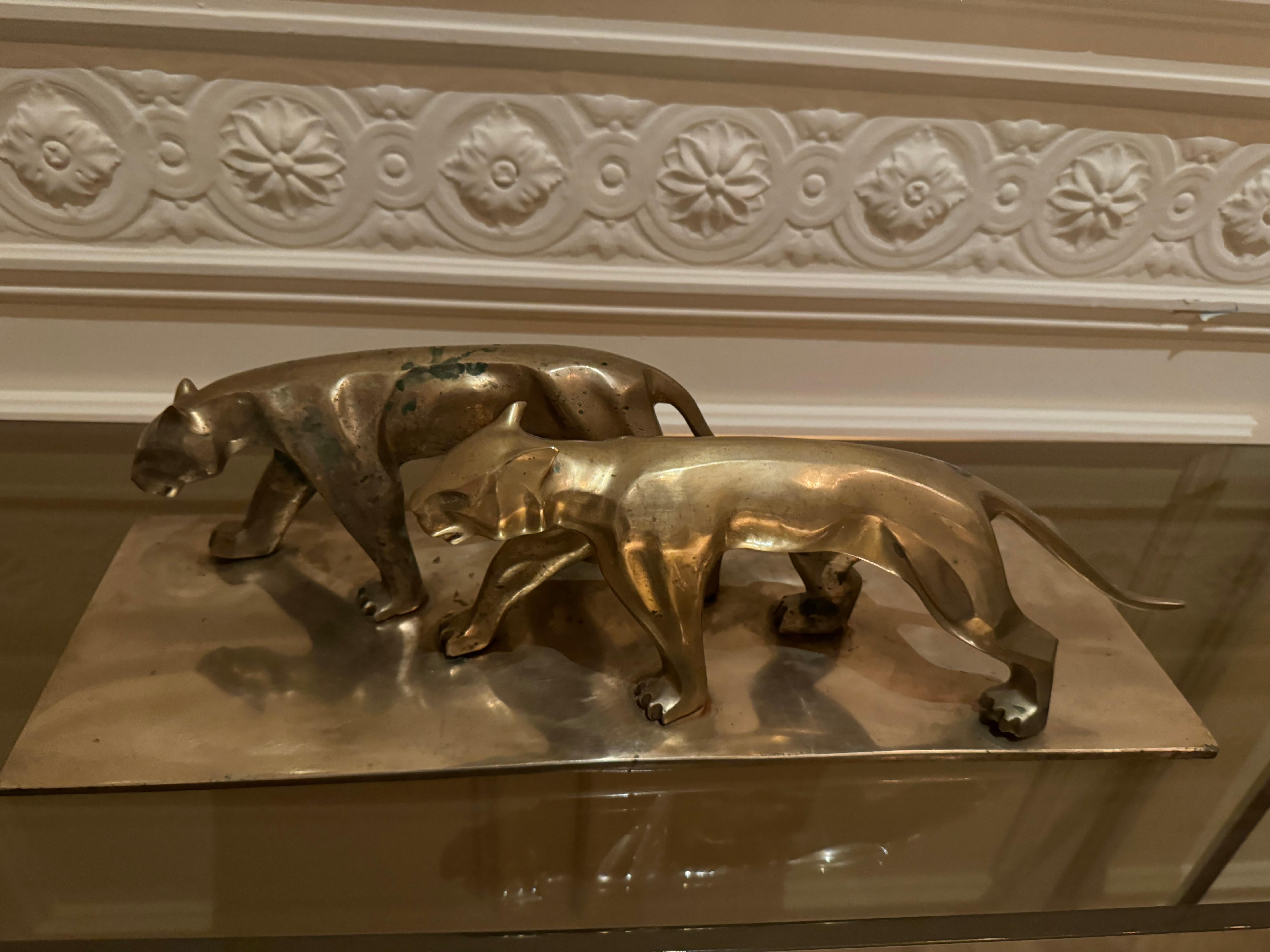 Art Deco Panther Sculpture in Brass In Good Condition For Sale In Brussels , BE