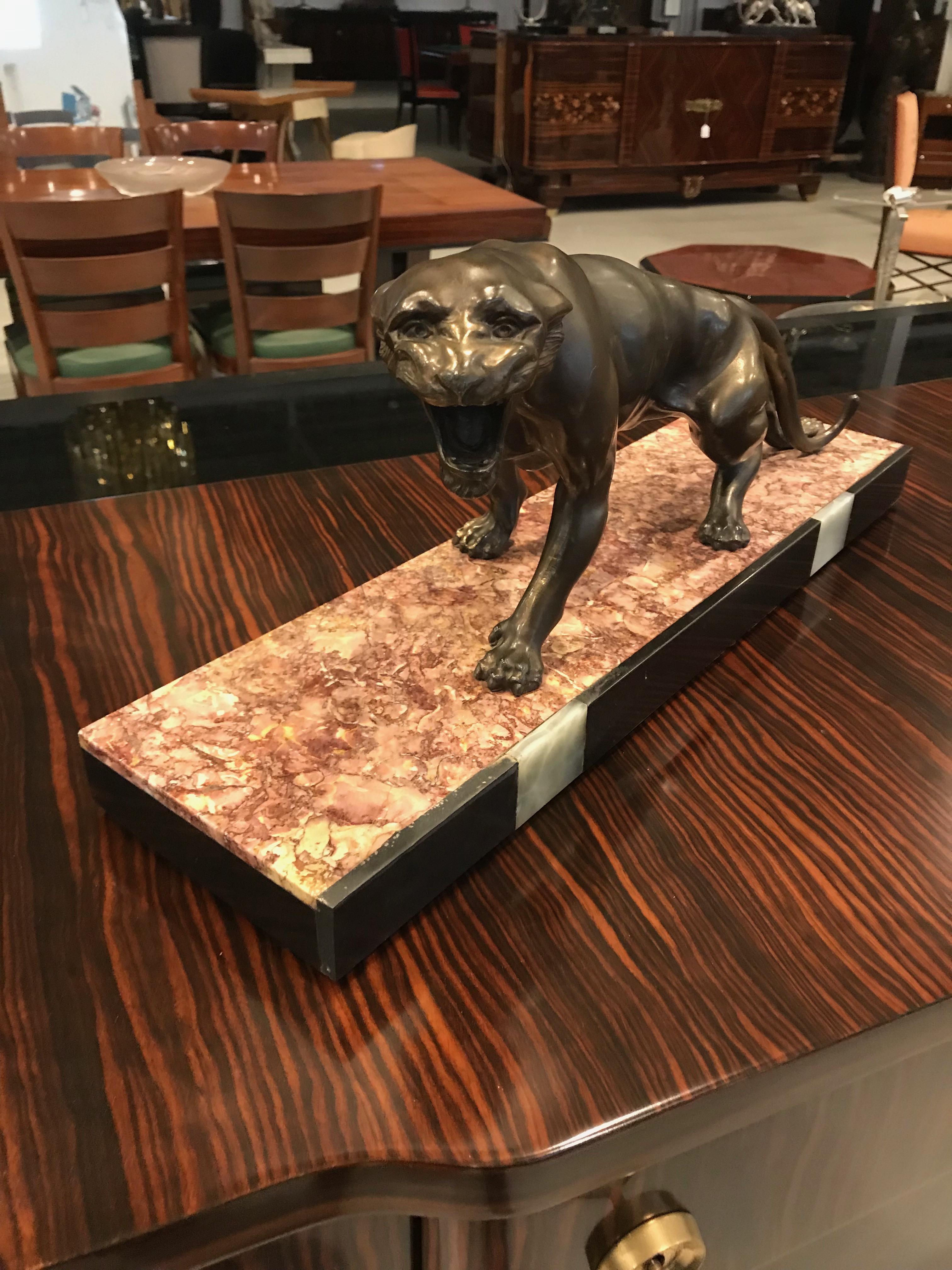 Art Deco Panther Sculpture on Marble Base In Excellent Condition For Sale In North Bergen, NJ