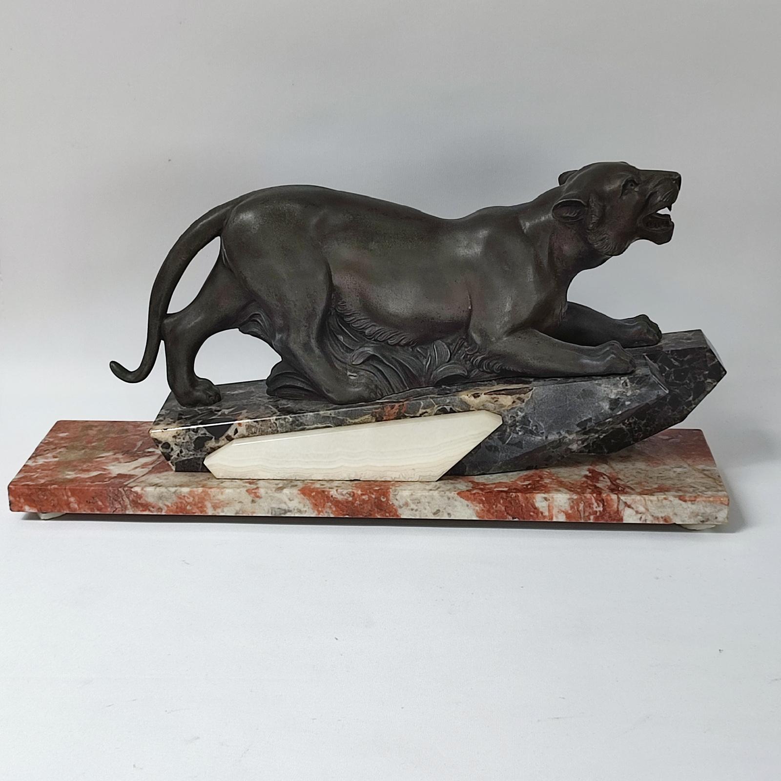 Art Deco Panther Sculpture on Marble Base, France 1930s In Excellent Condition For Sale In Bochum, NRW