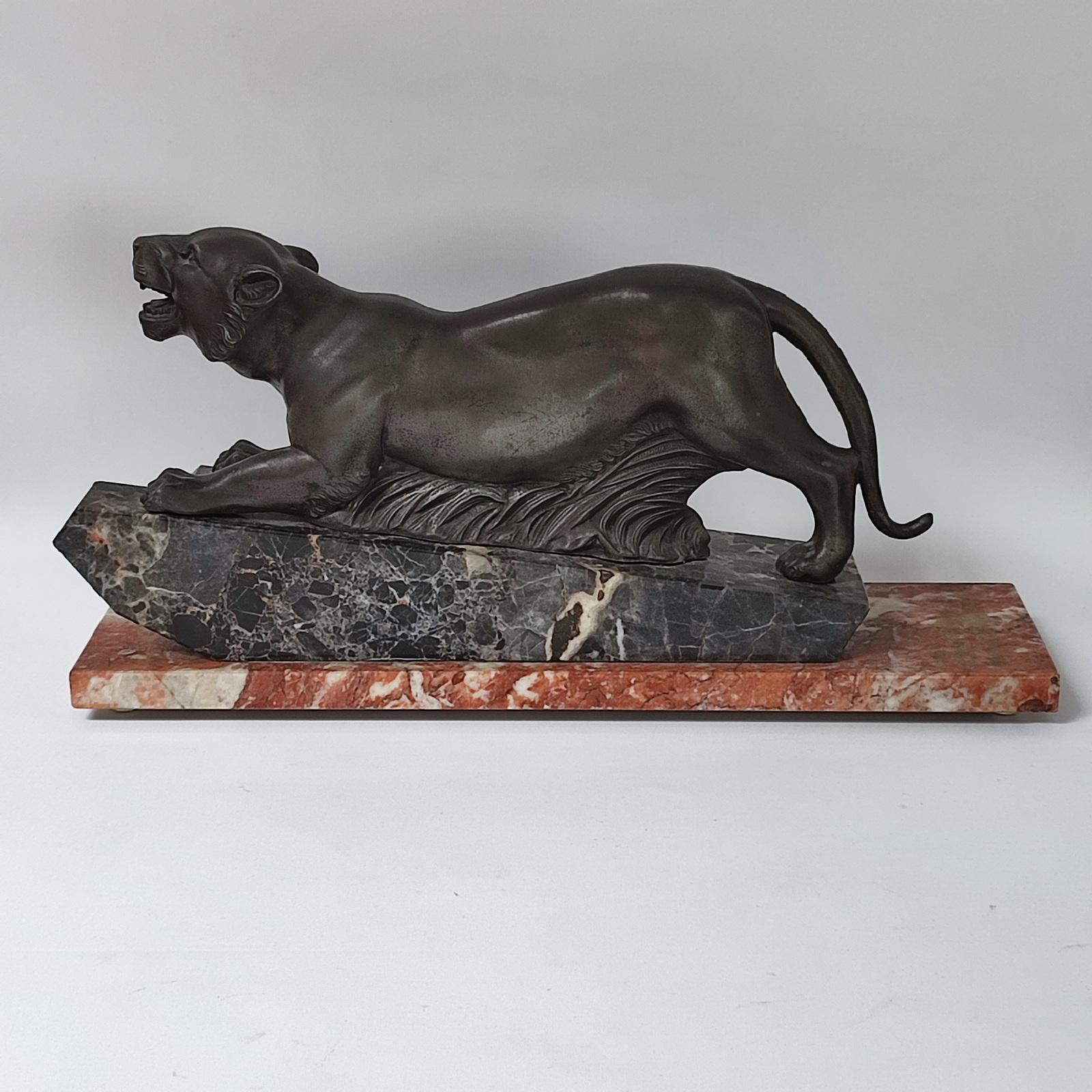 Art Deco Panther Sculpture on Marble Base, France 1930s For Sale 1