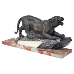 Sculpture de panthère Art déco sur socle en marbre, France, années 1930