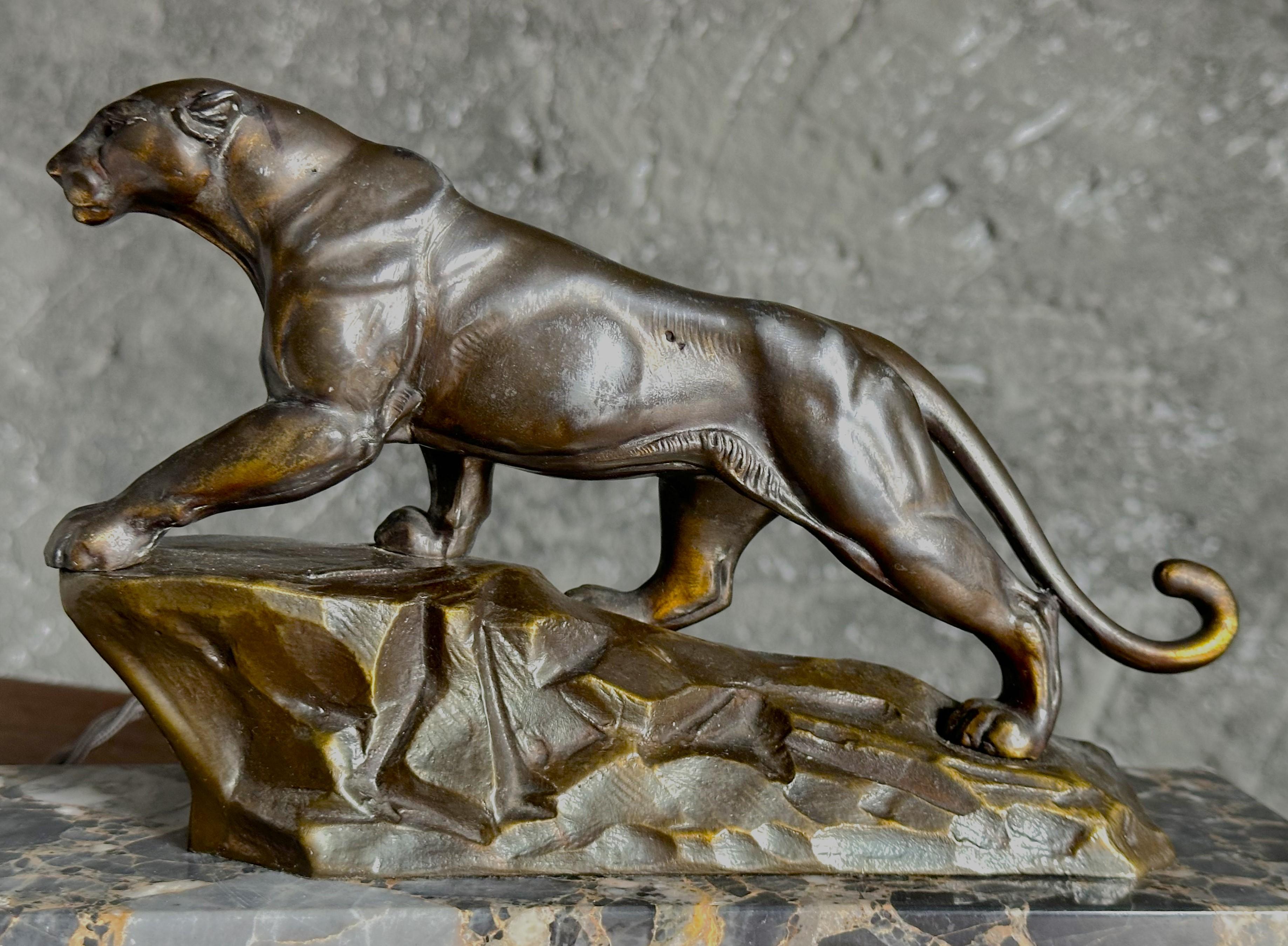 Art Deco Panther Sculpture on Marble Table Desk Lamp, France 1935 For Sale 3