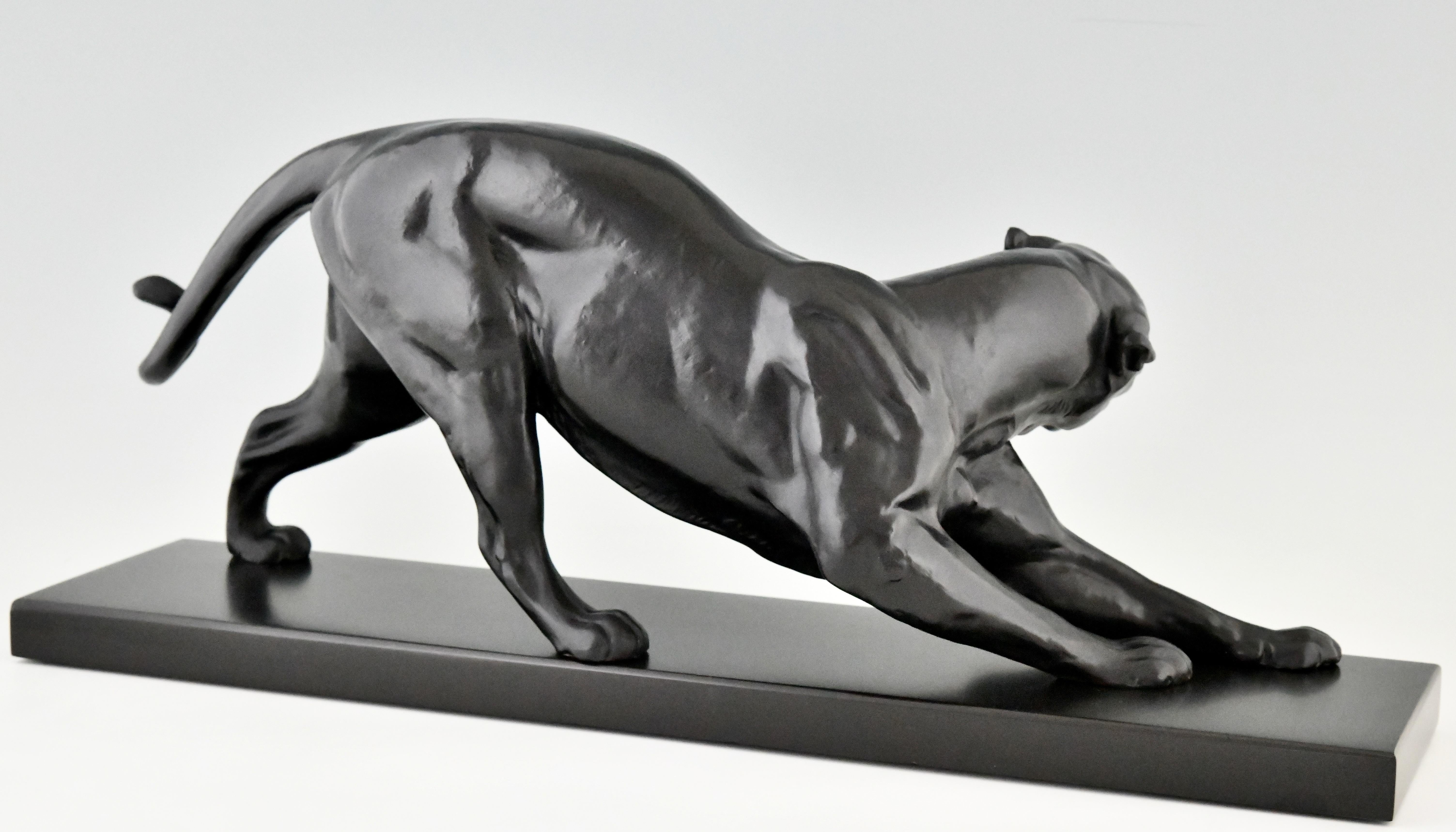 Art Deco panther sculpture signed by Plagnet France 1930 black patina In Good Condition In Antwerp, BE