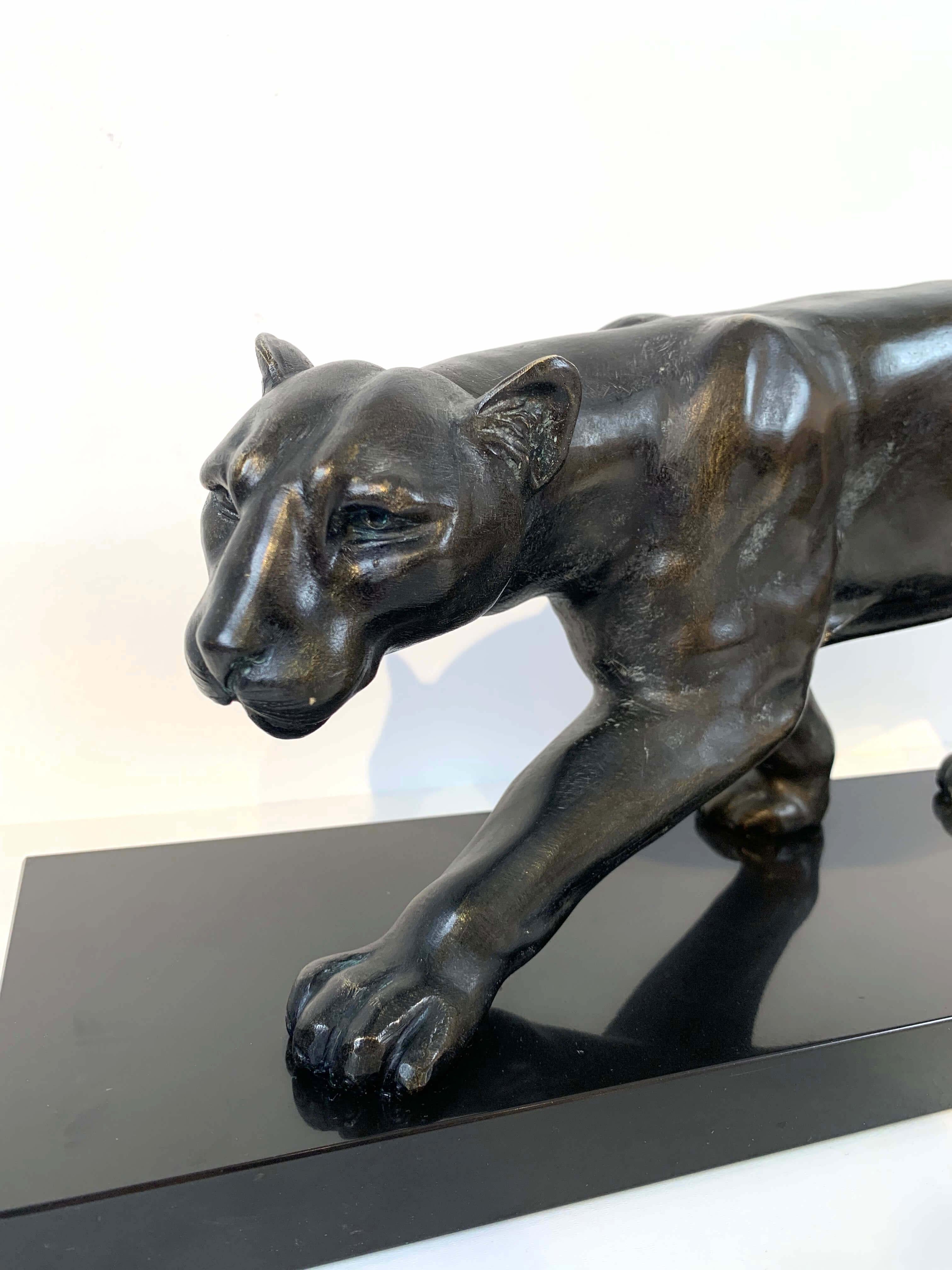 Sculpture de panthère Art déco, signée Jean Martel, bronze, marbre, France ca. 1930 1