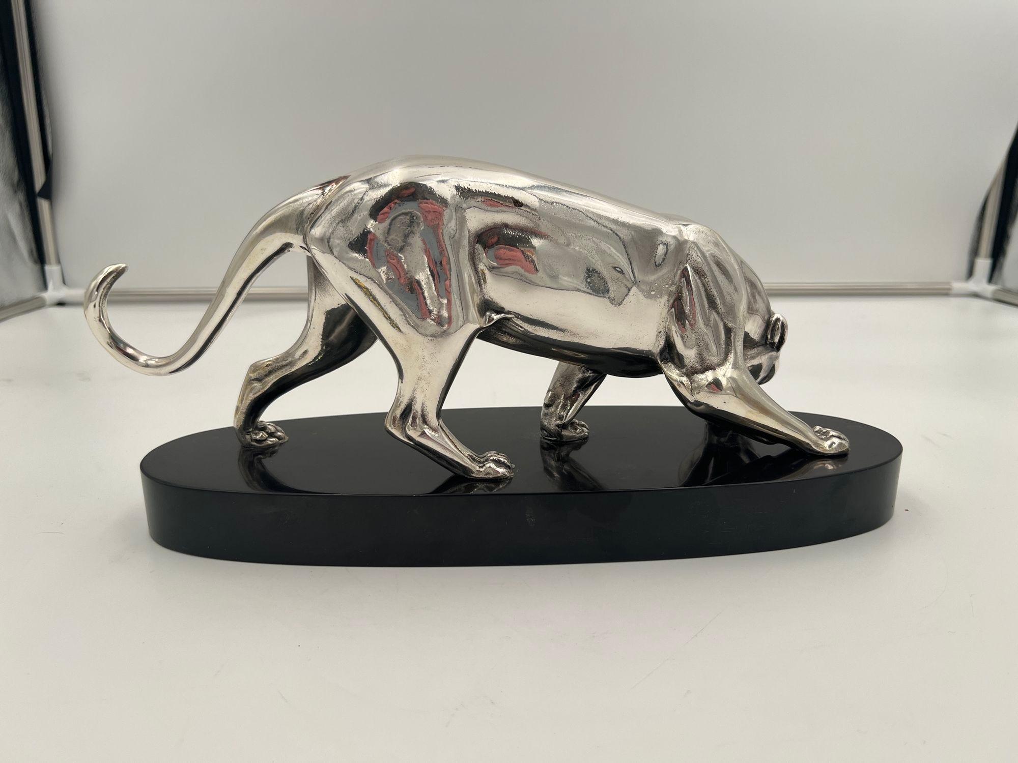 French Art Deco Panther Sculpture, Silver Plated, France circa 1930 For Sale
