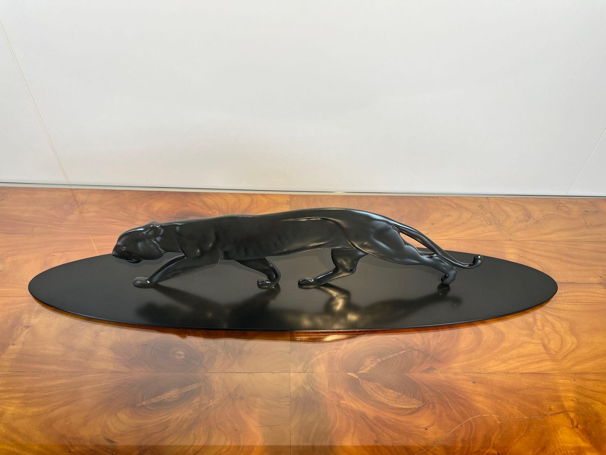 Scultura di pantera Art Déco, bronzo massiccio, Francia, 1930 circa In condizioni buone in vendita a Regensburg, DE