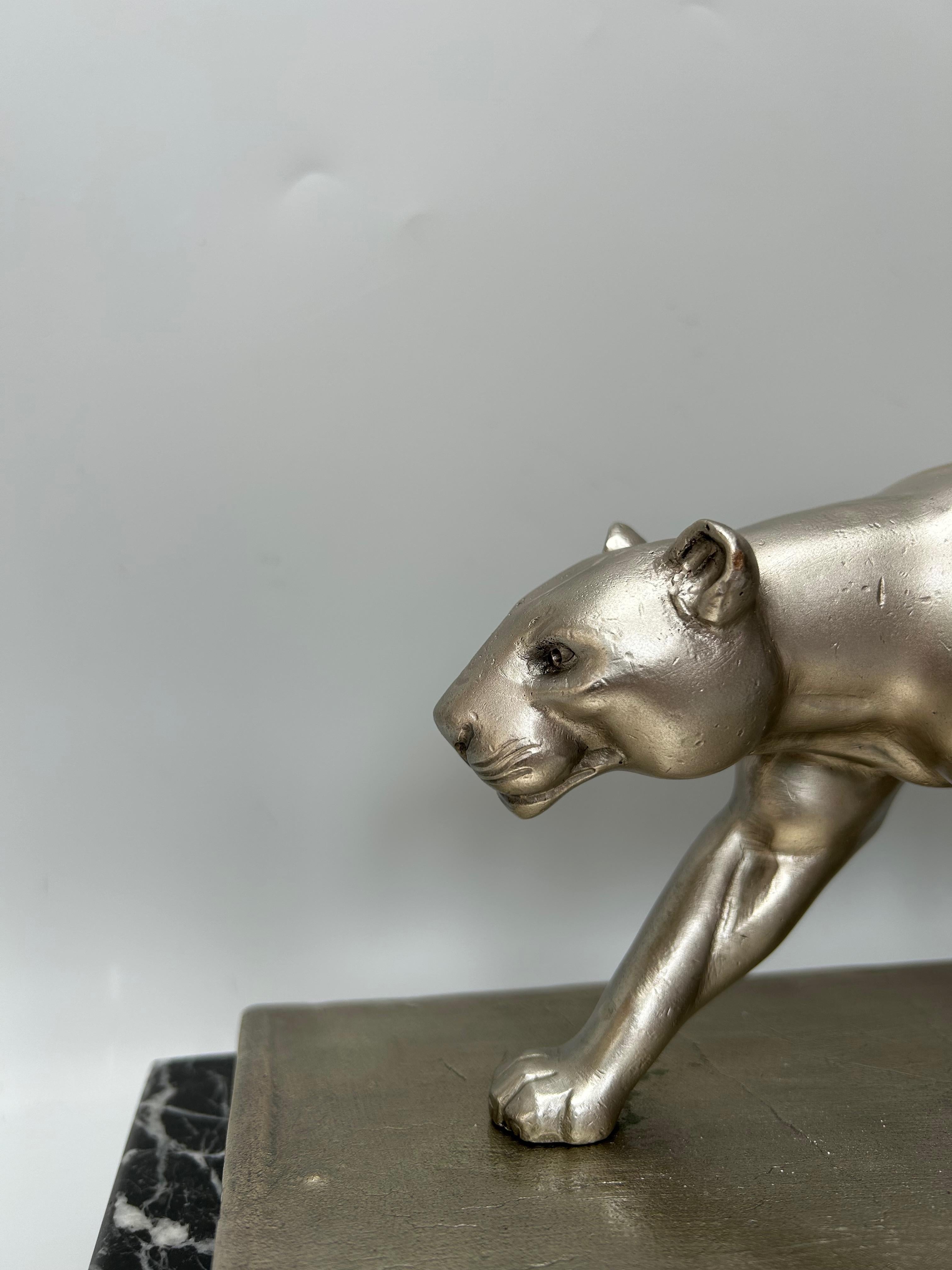 Bronze Panthère Art Déco signée V. Demanet en vente
