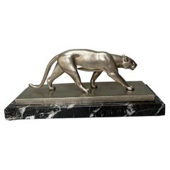 Panther im Art déco-Stil, signiert V. Demanet