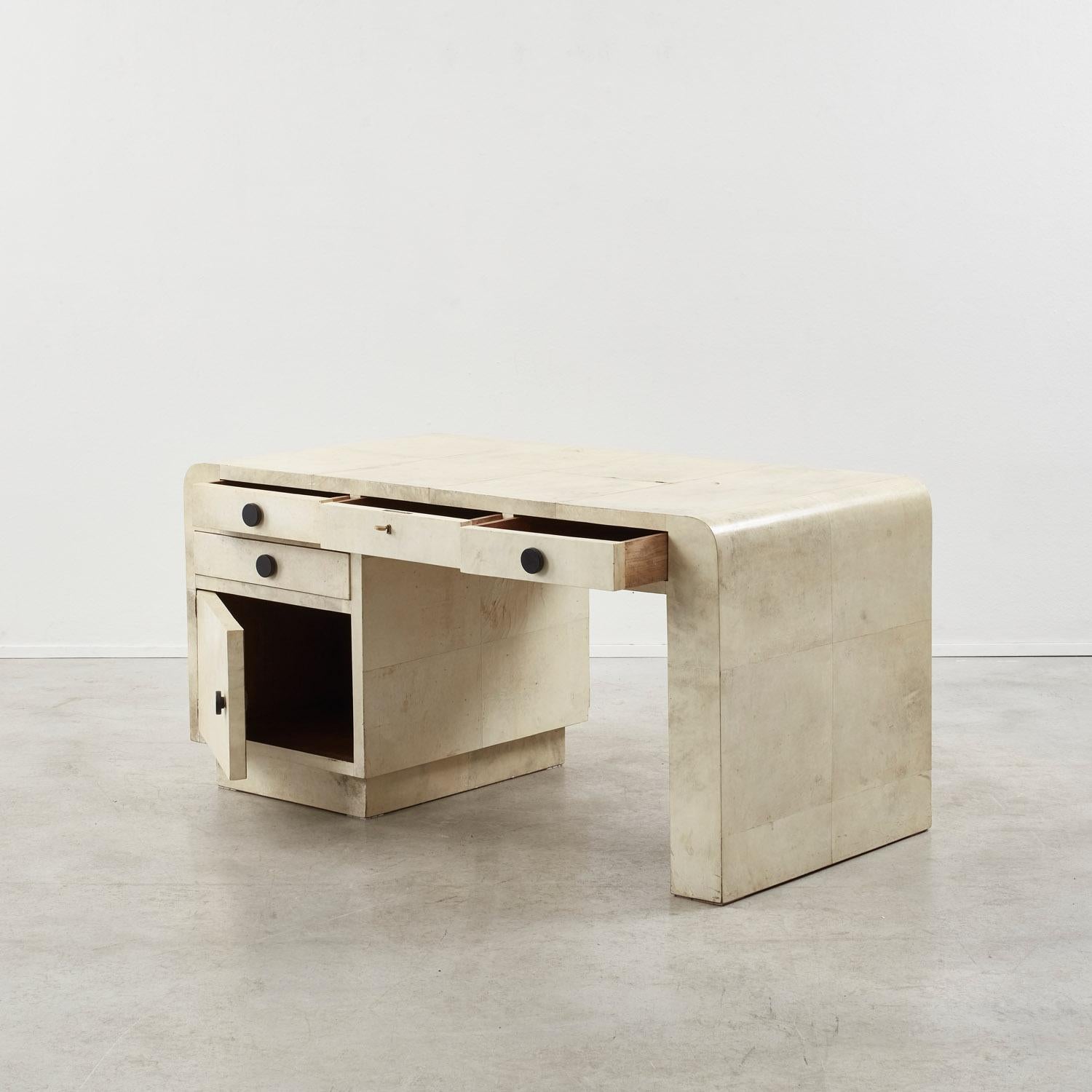 Art Deco parchment desk - Italy, 1920s For Sale 1