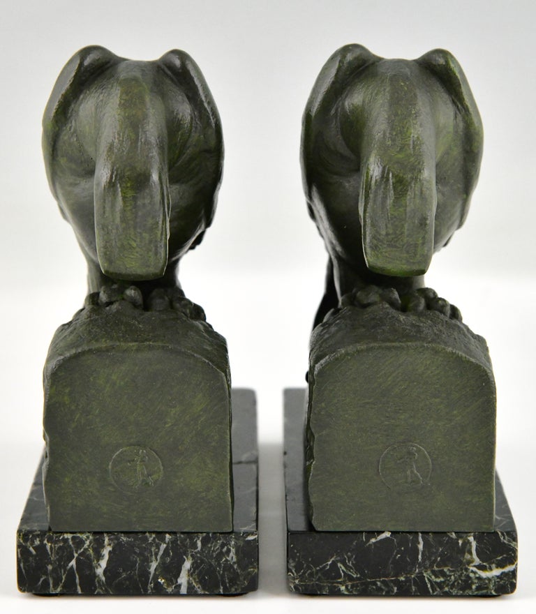 Patinated Art Deco Parrot Bookends by Georges Van De Voorde with Foundry Seal Brig, Paris For Sale