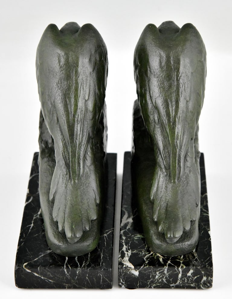 Art Deco Parrot Bookends by Georges Van De Voorde with Foundry Seal Brig, Paris In Good Condition For Sale In Antwerp, BE