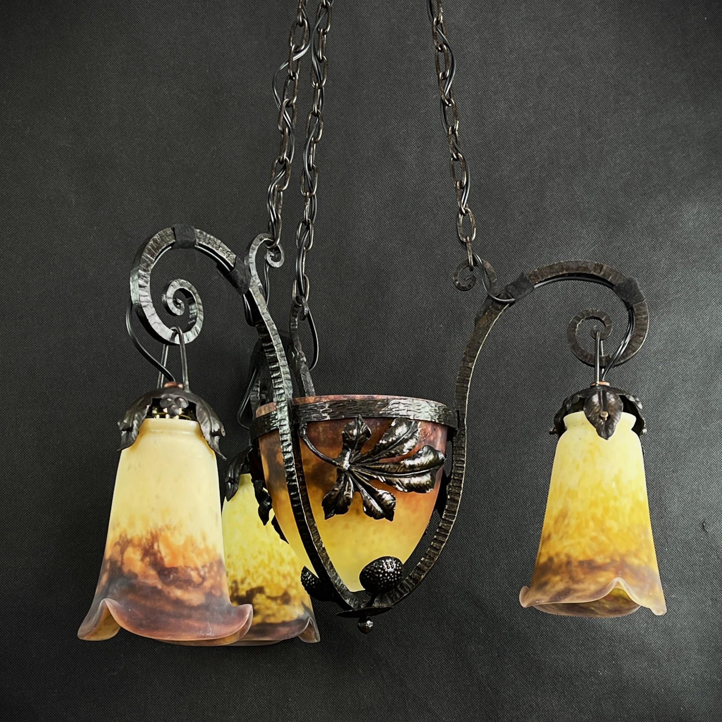 Mid-20th Century Art Deco Pate De Verre Chandelier by Muller Freres, Luneville, 1930s