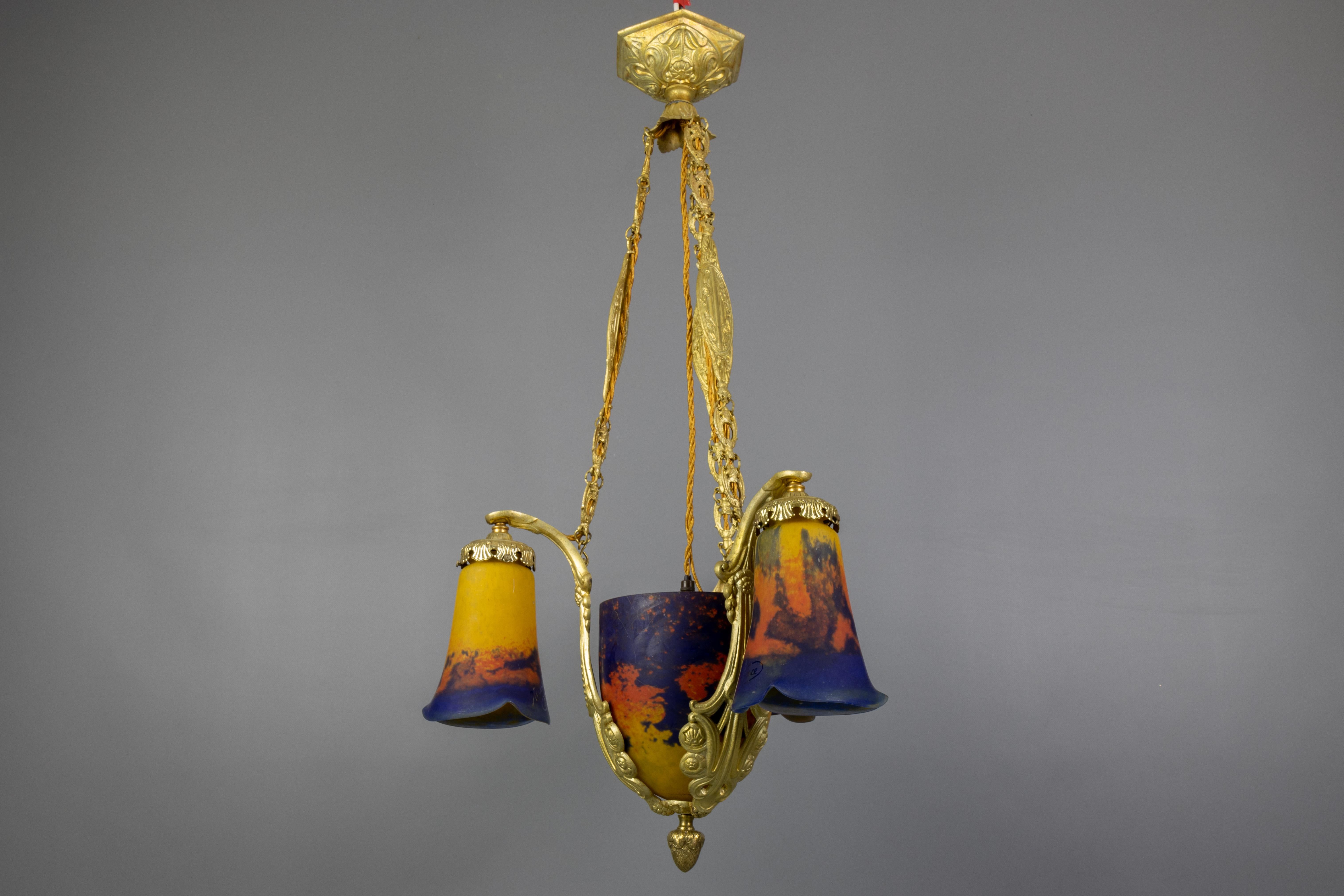 Art Deco Pâte de Verre Glass and Bronze Four-Light Chandelier by Noverdy France For Sale 6