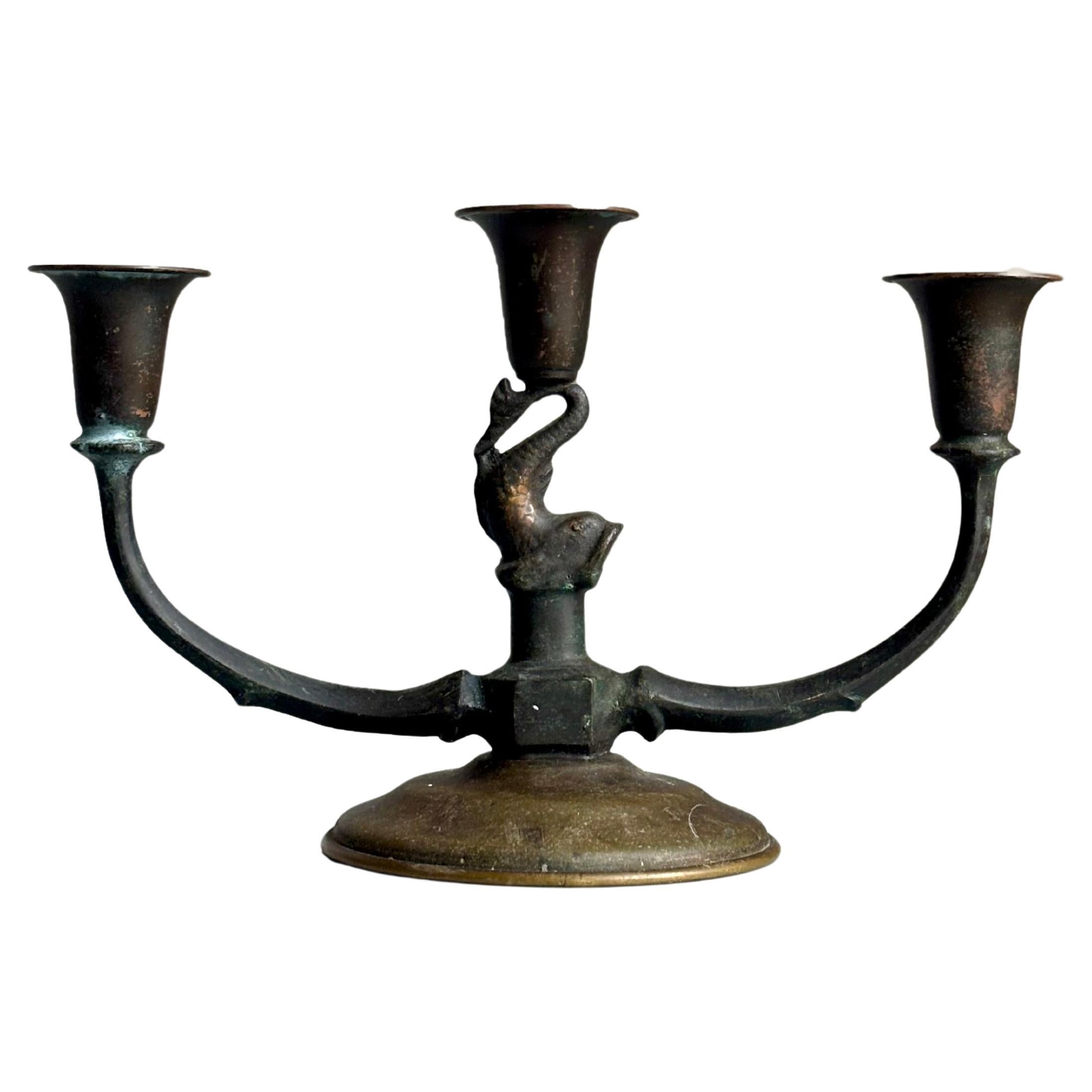 Candelabro a forma di pesce in bronzo patinato Art Deco, Danimarca, circa anni
20