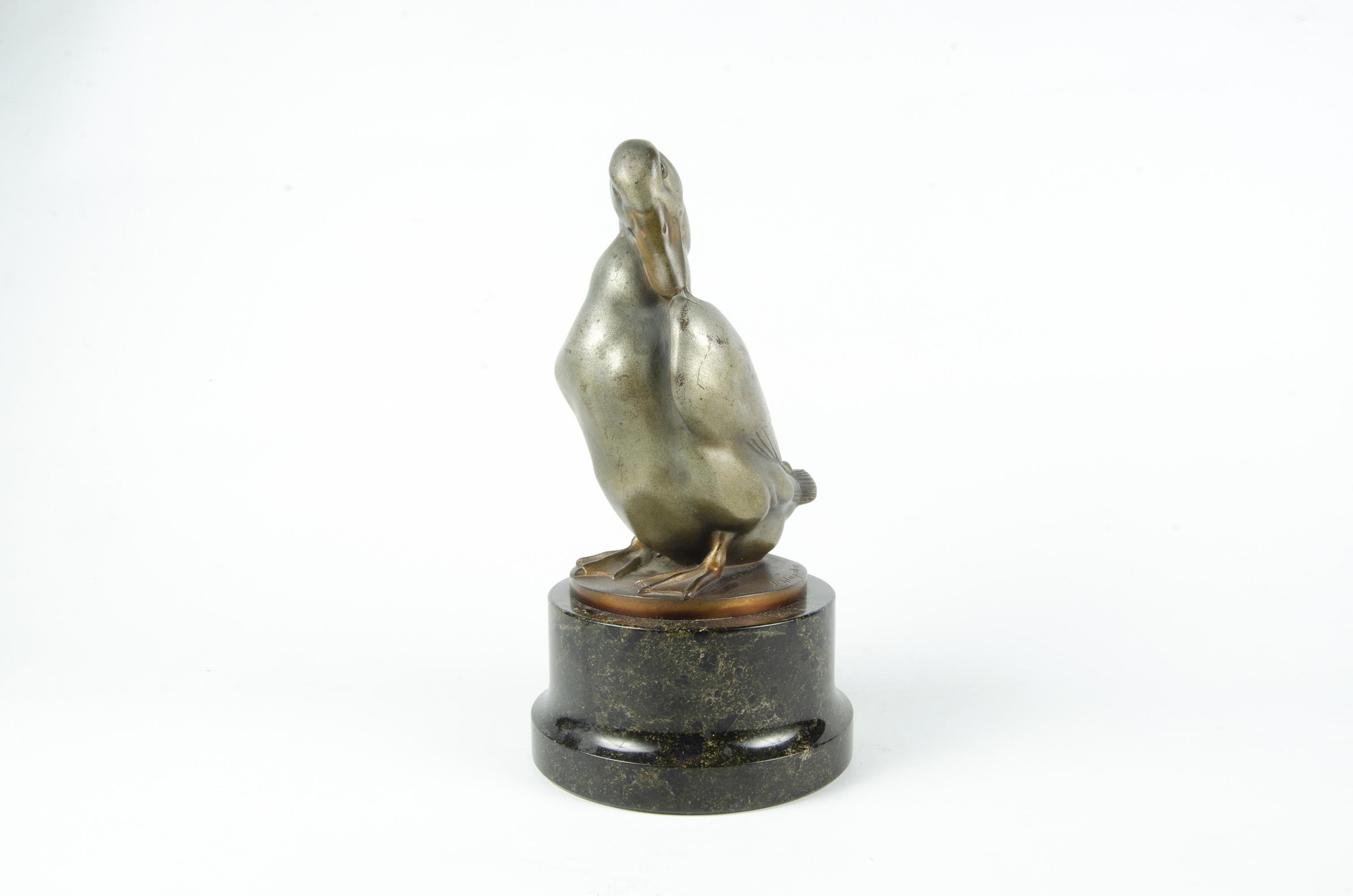 Tedesco Art Déco Patinated Bronze Sculpture of Duck by Gerhard Schliepstein, Germany in vendita