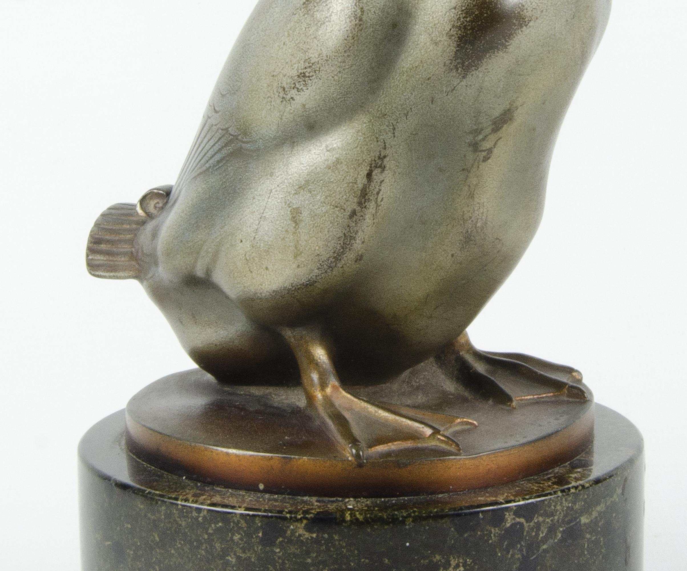 XX secolo Art Déco Patinated Bronze Sculpture of Duck by Gerhard Schliepstein, Germany in vendita