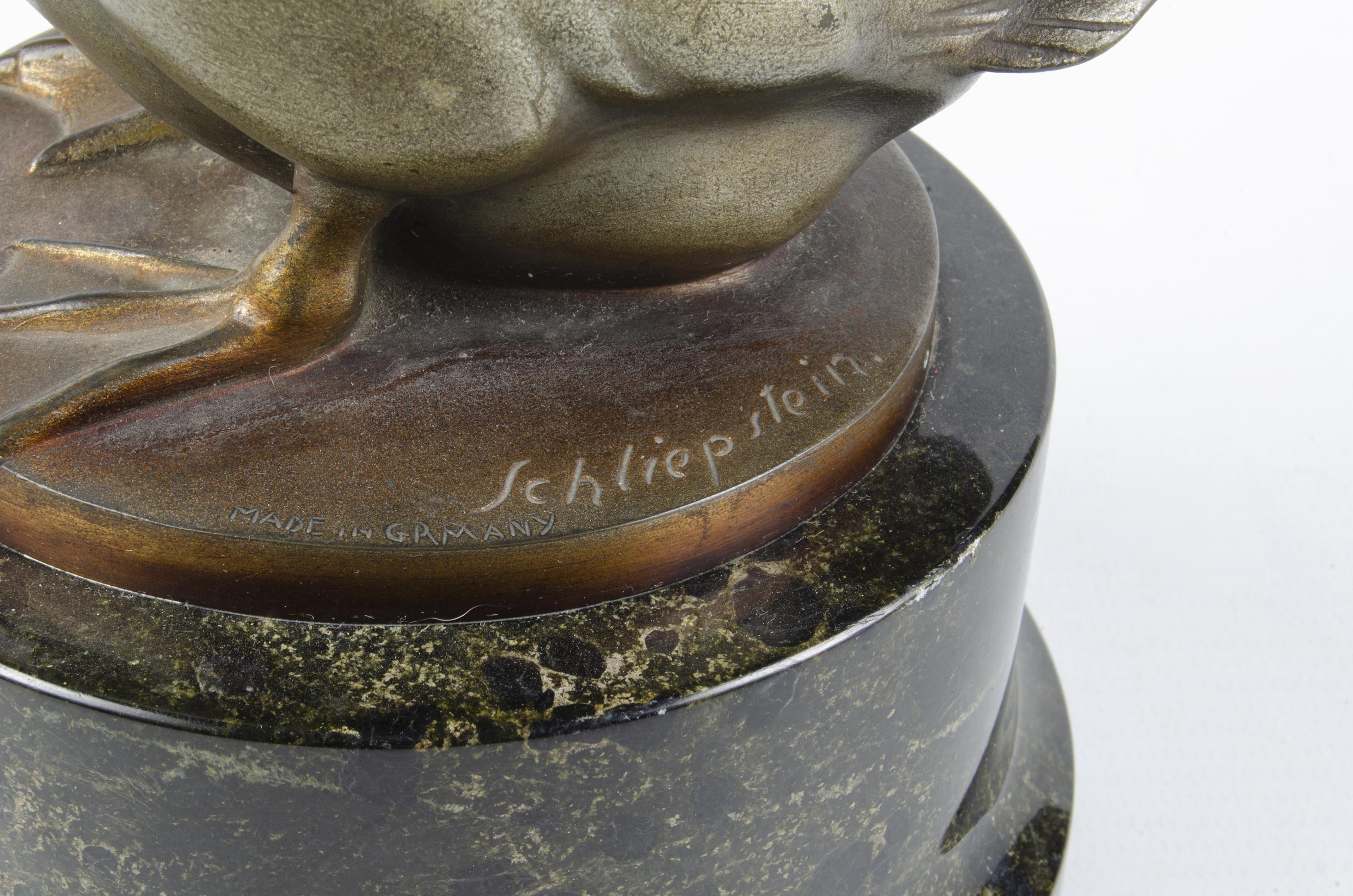 Art Déco Patinated Bronze Sculpture of Duck by Gerhard Schliepstein, Germany in vendita 1