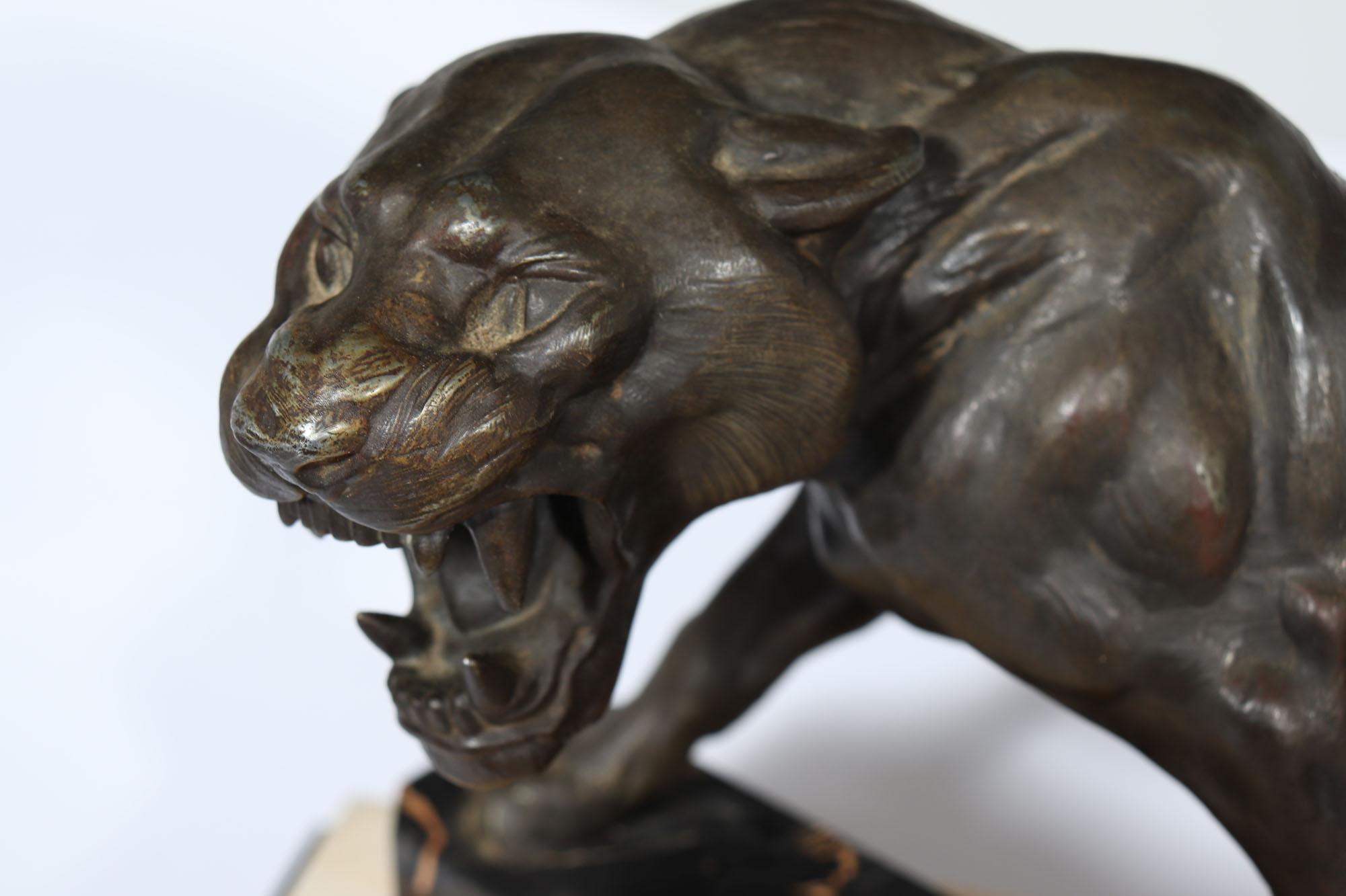 Art Deco Patinated Bronze Tiger on Marble and Onyx For Sale 5