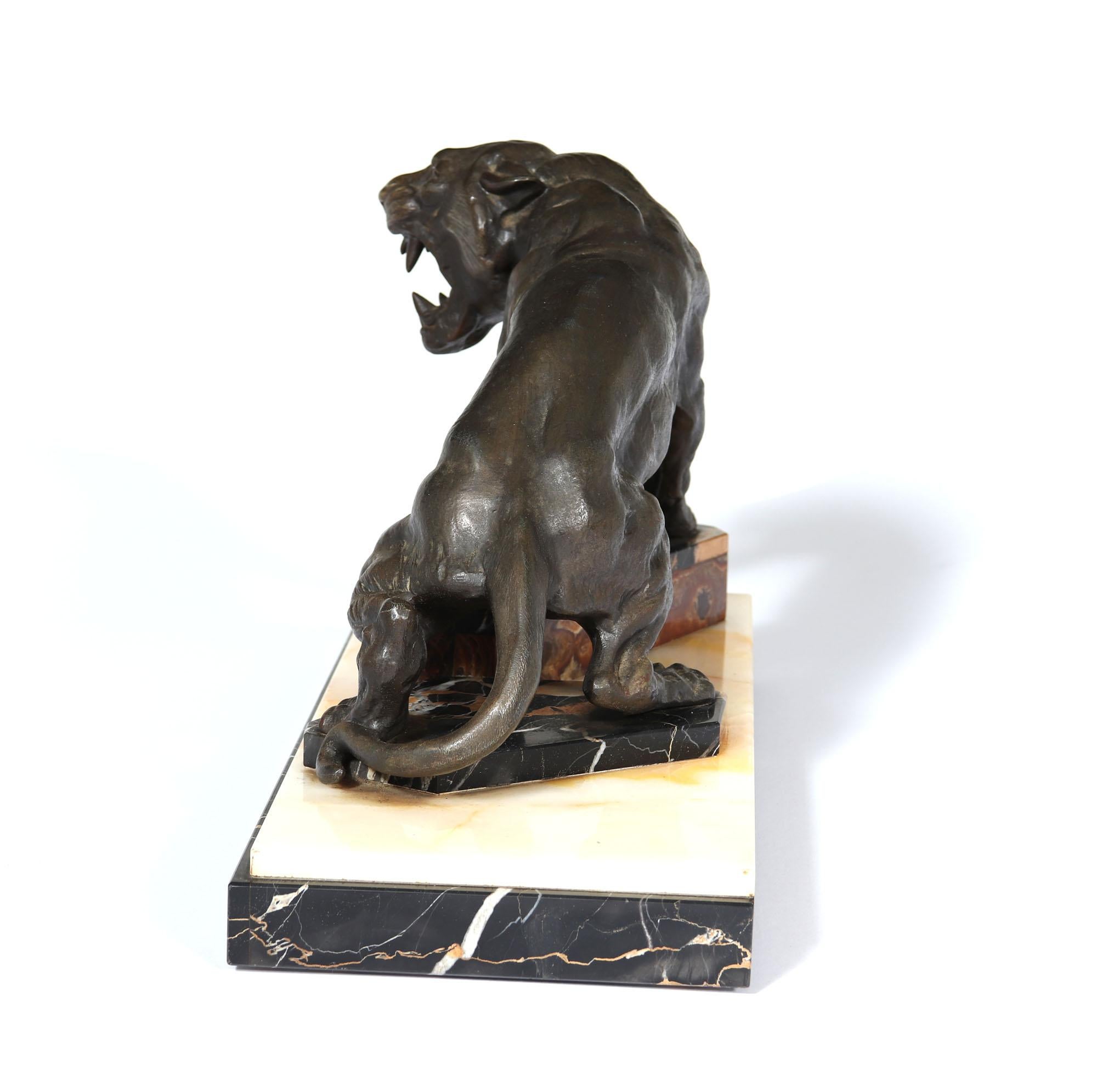 Art Deco Patinated Bronze Tiger on Marble and Onyx For Sale 1