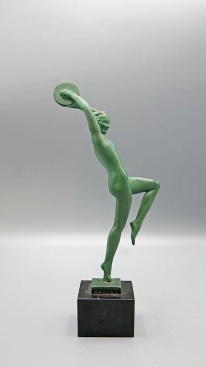 Sculpture de danseuse en métal patiné Art Déco sur socle en marbre noir par Raymonde Guerbe 2