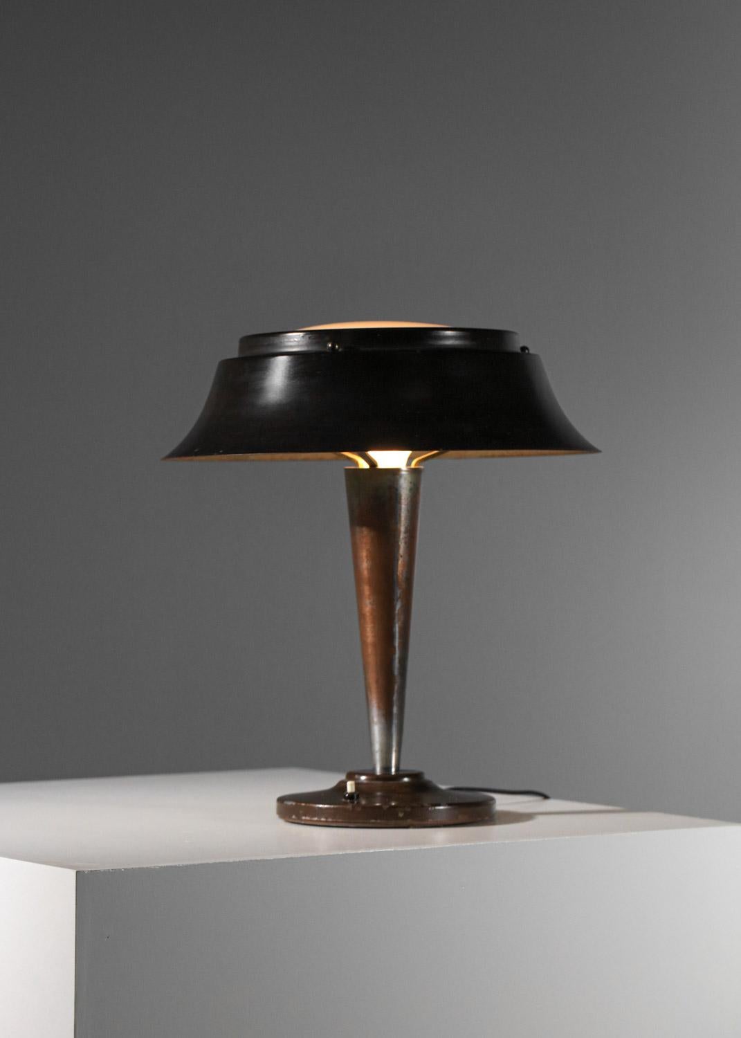 Art deco patinated metal table lamp  In Fair Condition For Sale In Lyon, FR