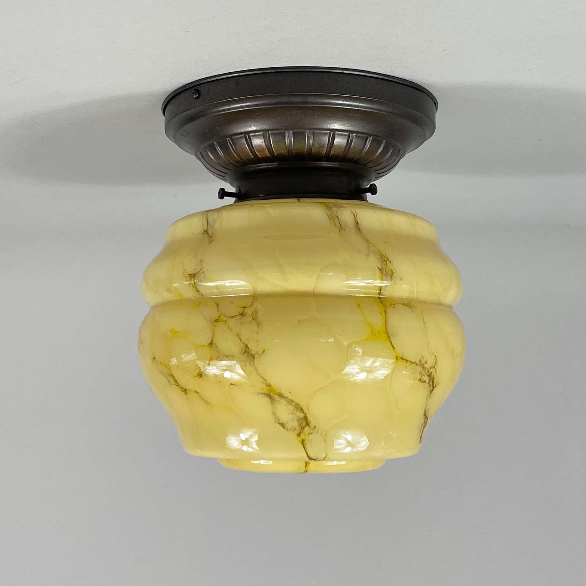 Lampada da incasso in metallo patinato e vetro opalino marmorizzato, Germania, anni '30 In condizioni buone in vendita a NUEMBRECHT, NRW
