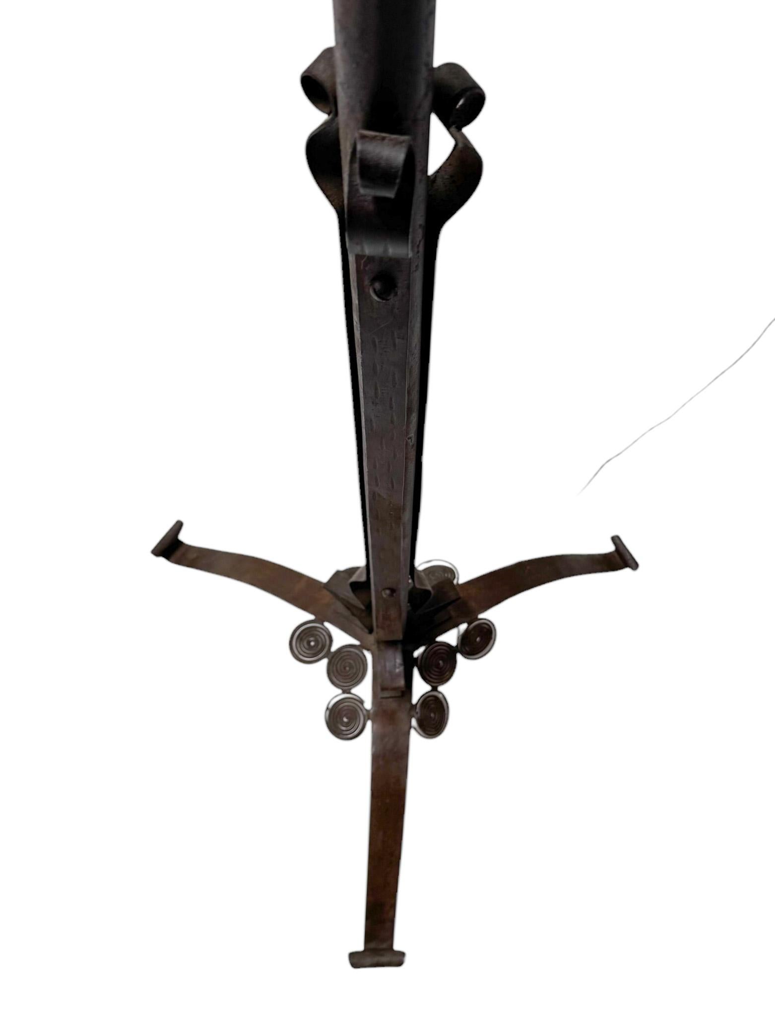 Stehlampe aus patiniertem Schmiedeeisen im Art déco-Stil, 1930er Jahre im Angebot 6