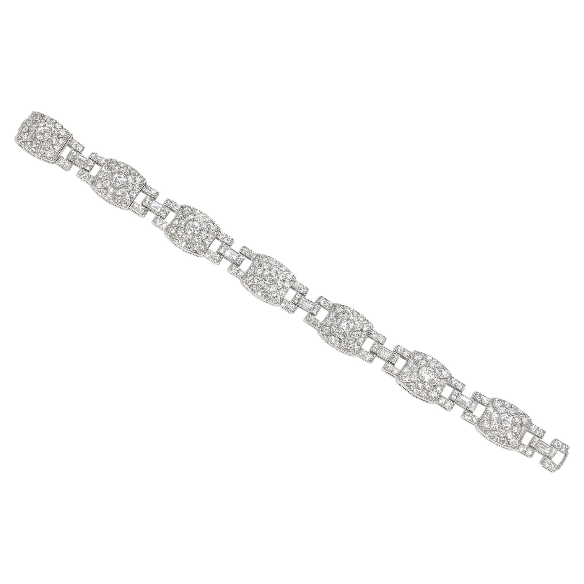 Art Deco Pavé Diamond and Platinum Floral Motif Plaque Link Bracelet For Sale