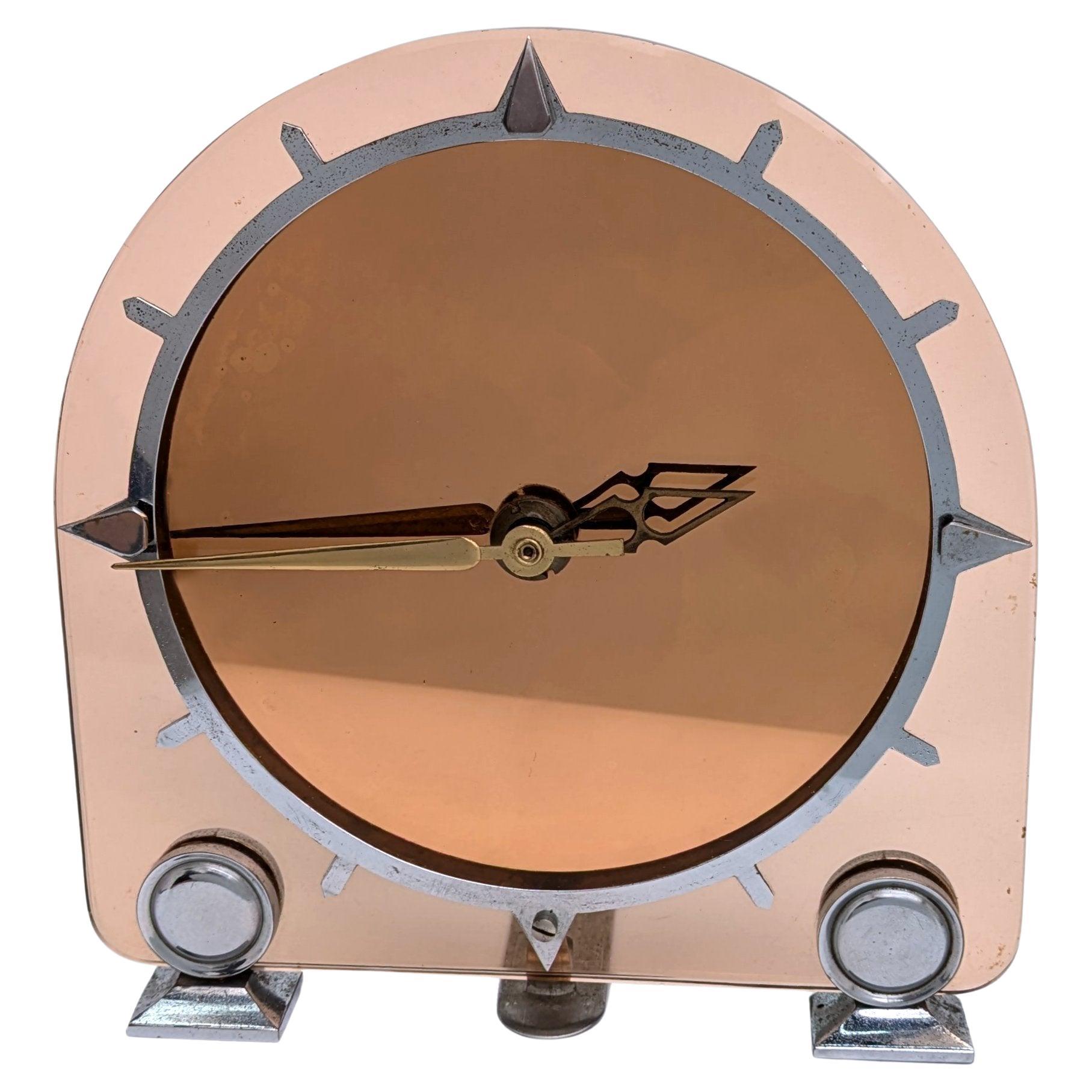 Orologio da parete Art Deco Mirror color pesca con movimento a 8 giorni, 1930 ca.