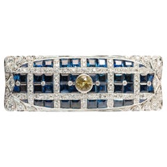 Broche Art déco en platine avec saphir et diamant en forme de paon