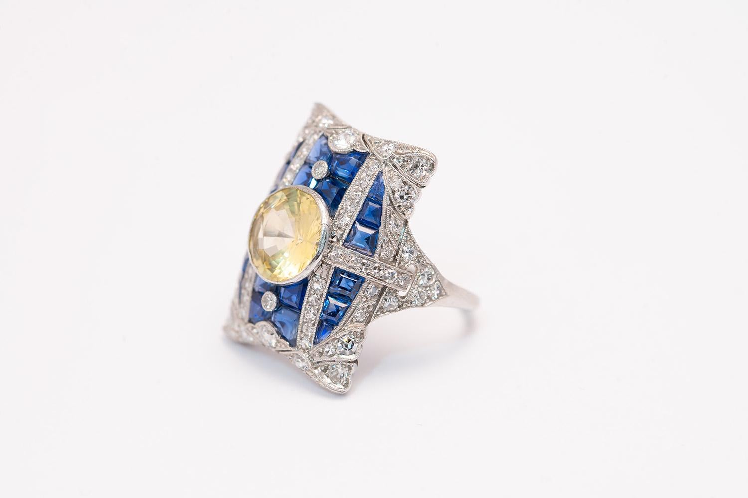 Art Deco Peacock Vintage Ring with Yellow Sapphire, Blue Sapphires & Diamonds For Sale 2