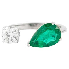 Art Deco Pear Cut Natural Emerald Diamond Cocktail Ring in 18K Gold Fashion Ring