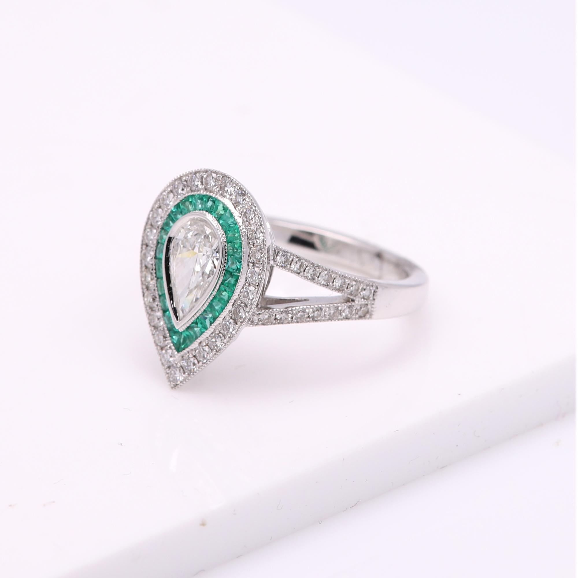 Art Deco Pear Shape Diamond GIA 0.70 Carat and Emerald in 18 Karat White Gold( In New Condition For Sale In Brooklyn, NY