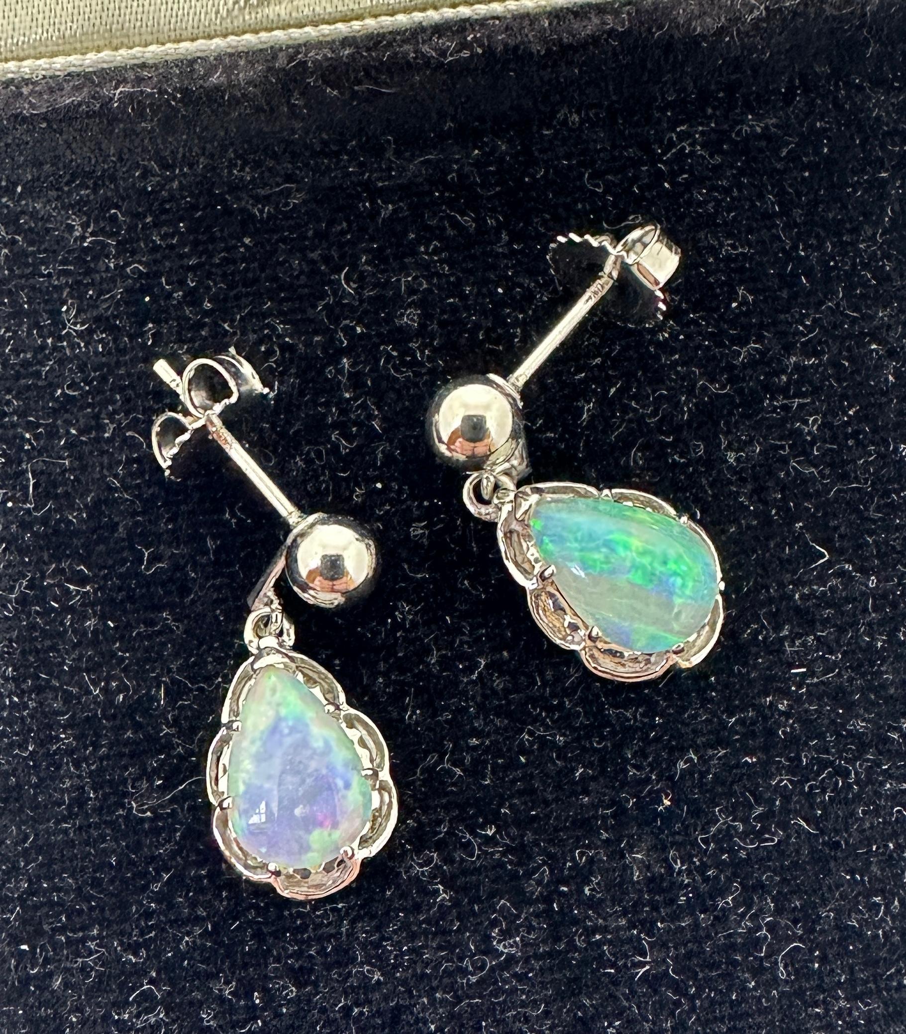 Art Deco Boucles d'oreilles pendantes Opale en forme de poire Or blanc 14 carats Antique en vente 5