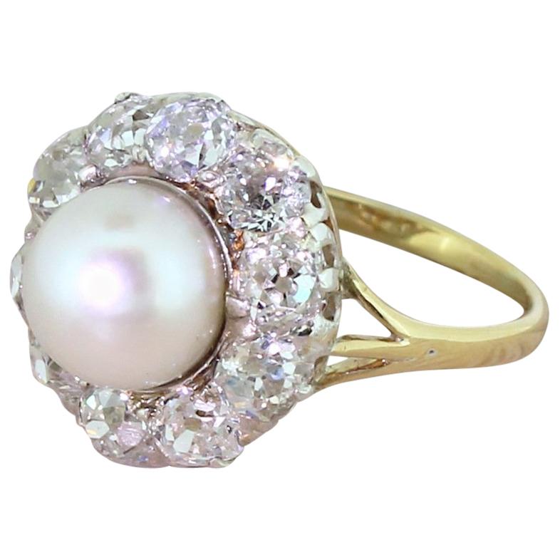 Art Deco Pearl and 1.96 Carat Old Cut Diamond Cluster Ring im Angebot