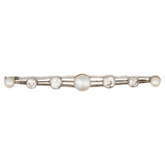 Art Decó Broche de barra de platino con perlas y diamantes