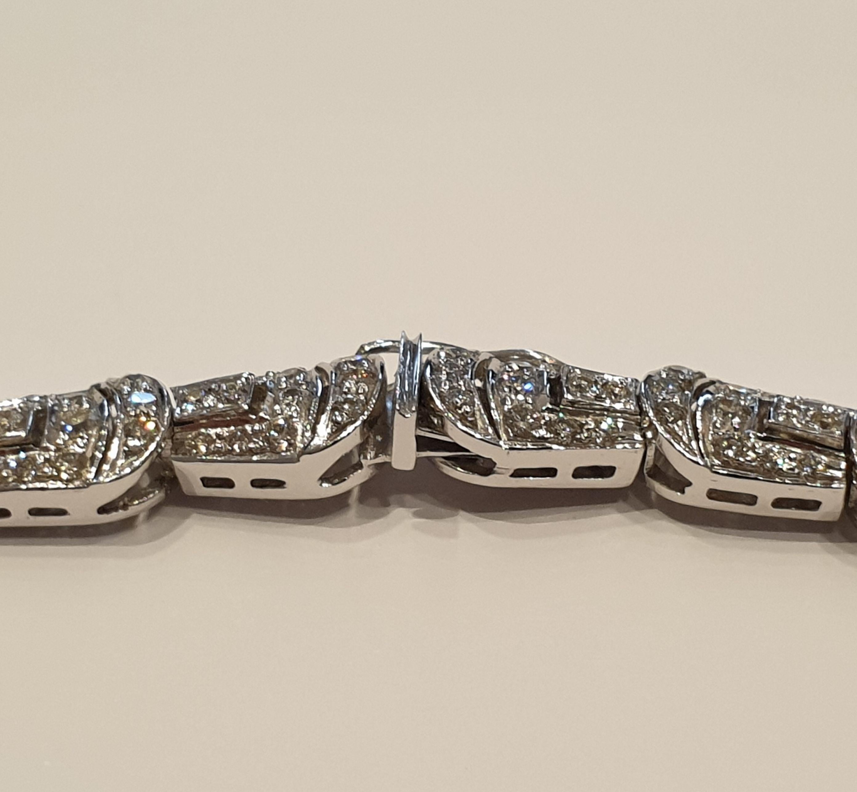 Halskette aus Weißgold mit Perlen und Diamanten im Art-déco-Stil im Zustand „Hervorragend“ im Angebot in Berlin, DE