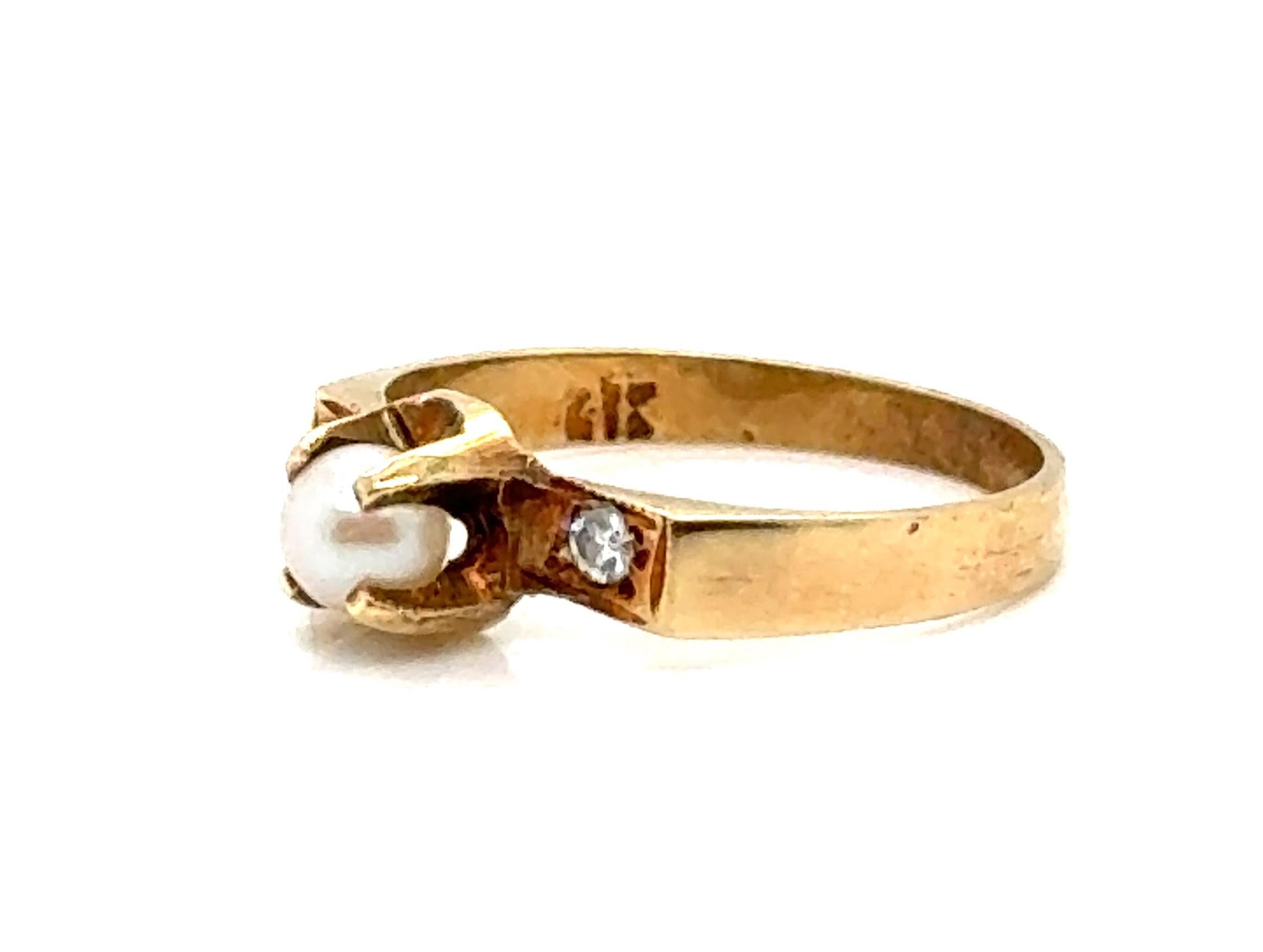 Taille ronde Bague pour bébé Art déco des années 1930 en or jaune 14 carats avec perles et diamants, taille gratuite