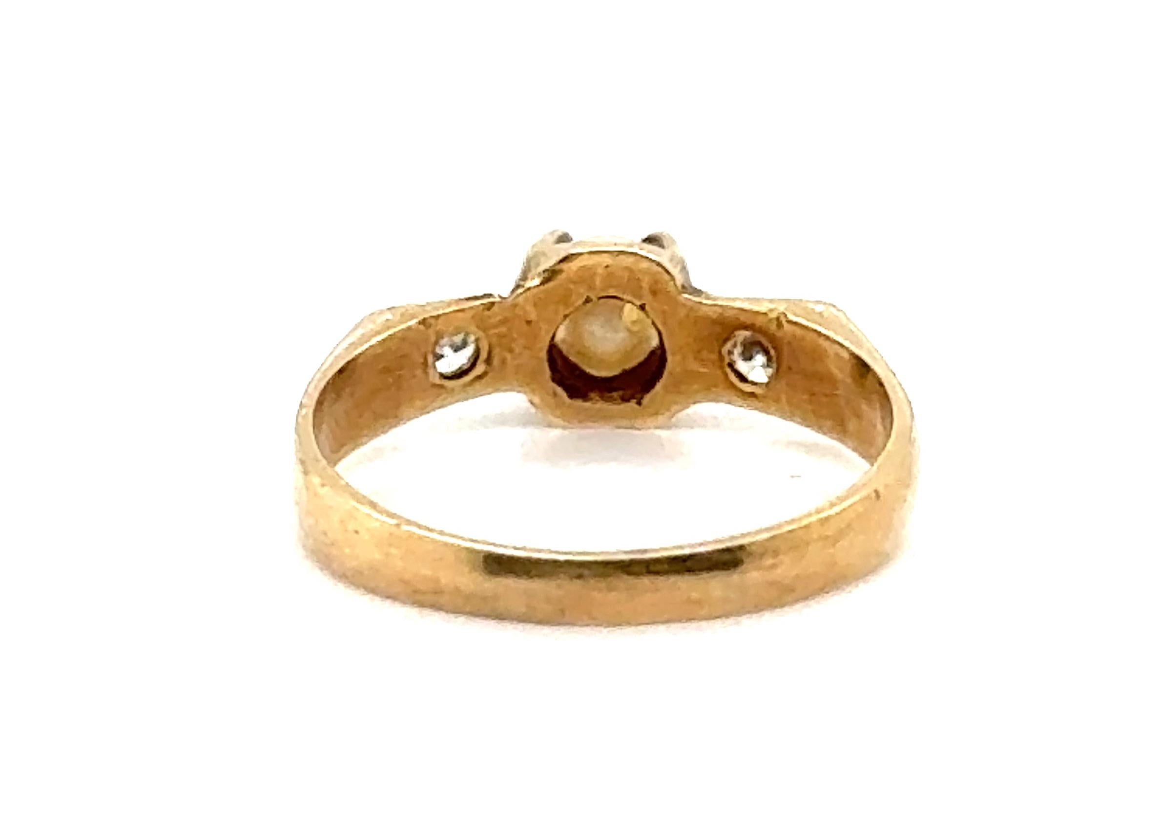 Bague pour bébé Art déco des années 1930 en or jaune 14 carats avec perles et diamants, taille gratuite Excellent état à Dearborn, MI